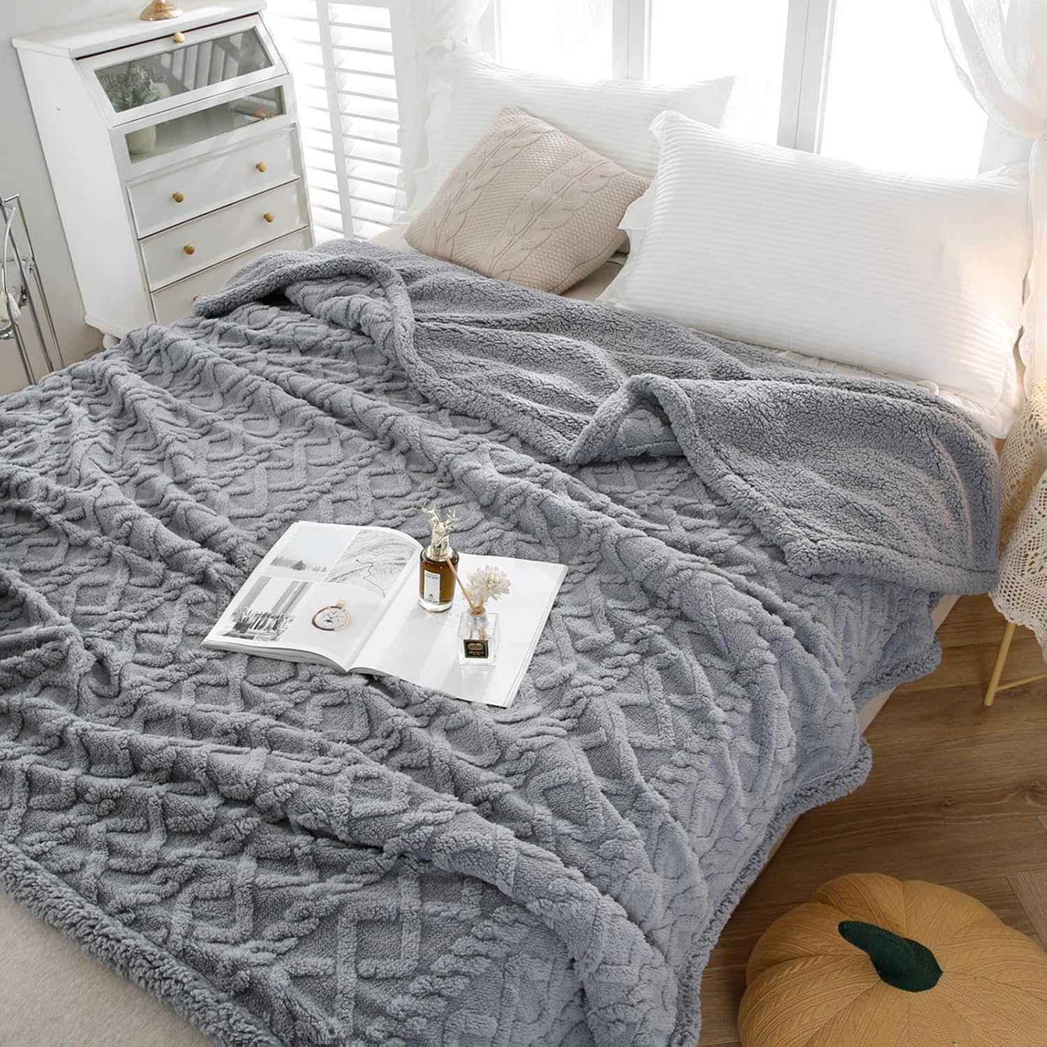 PU MEI Sherpa Throw Blanket for Couch Sofa 60”*80”- Fleece Tufted Fuzzy Soft Cozy Blanket for Bed, Thick Warm Blanket for All Seasons, (Dusty Blue, 60"*80")