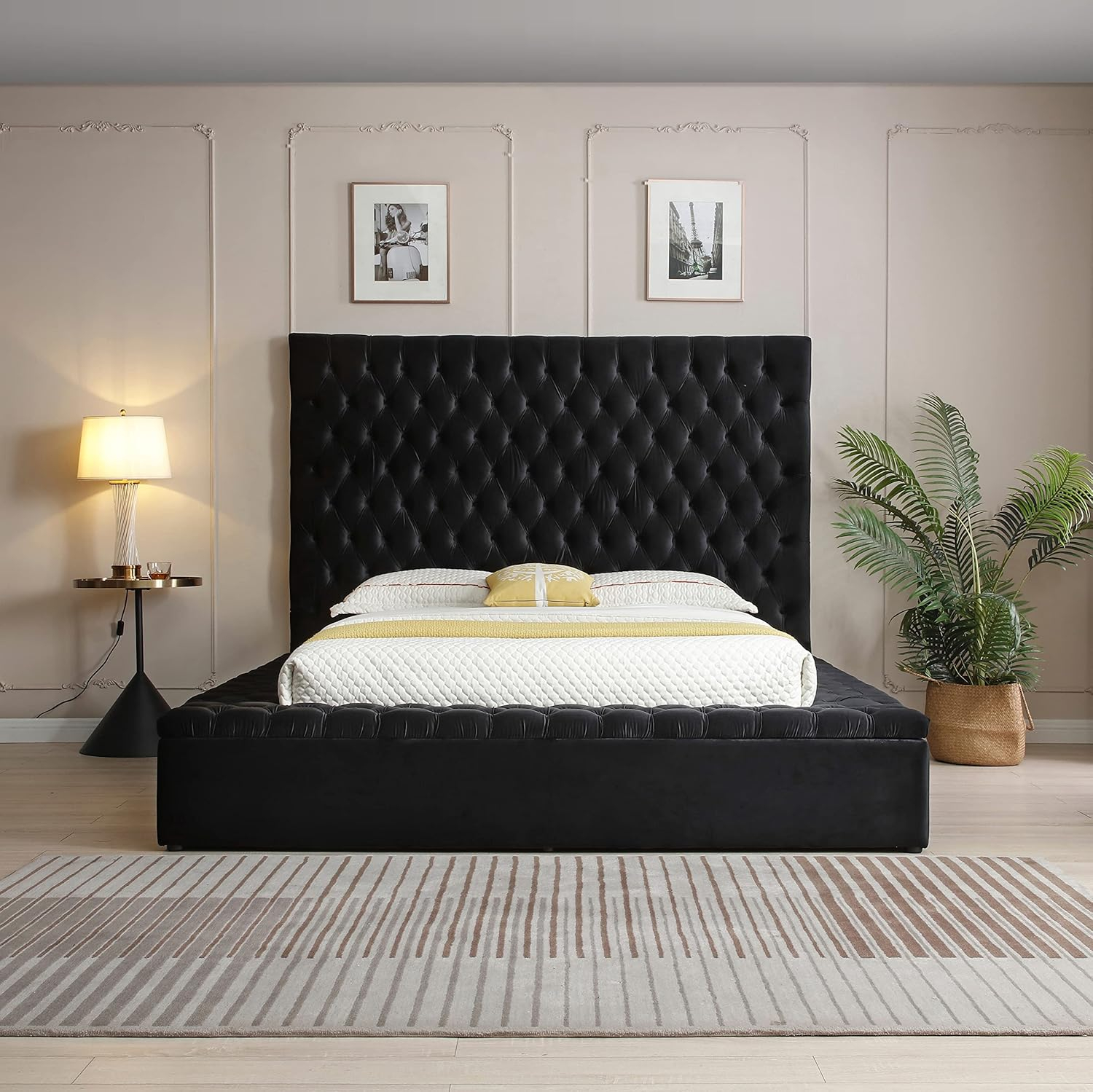 Better Home Products Cosmopolitan Cama Tamaño Queen con Plataforma Tapizada en Terciopelo en Negro