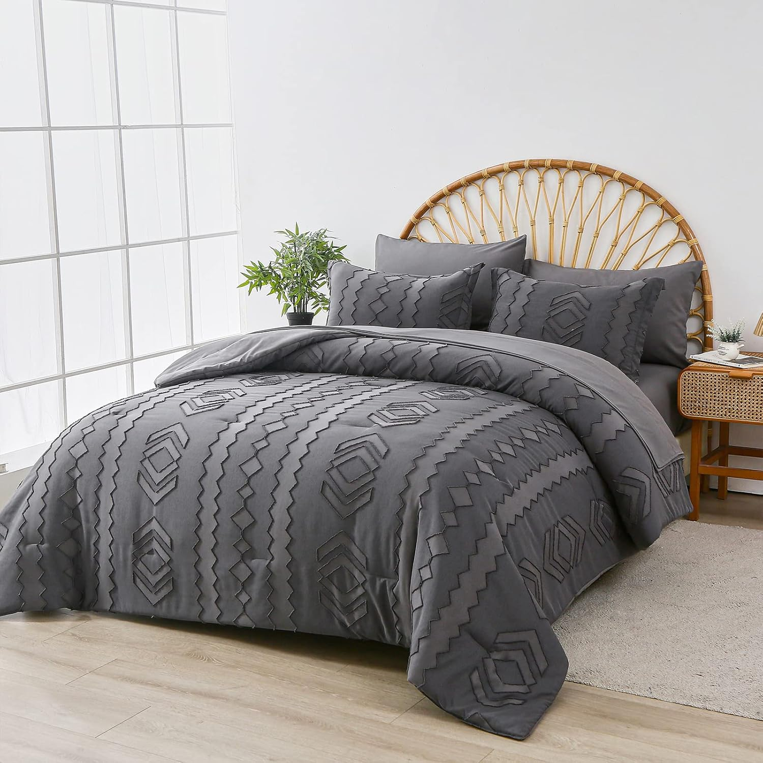 EVERGRACE King Size Comforter Set 7 Pieces Bed in a Bag for College Dorm, White Tufted Shabby Chic Boho Comforter and Sheet Set with Pom Pom Textured, Soft Fluffy Farmhouse Complete Bedding Set