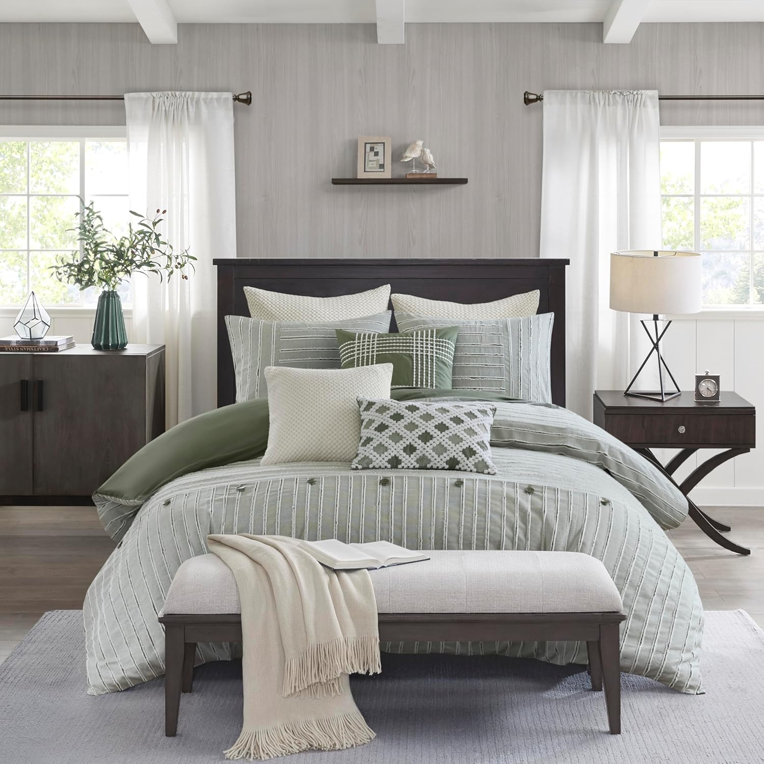 Ivory and Green Cotton Queen Comforter Set with Decorative Pillows