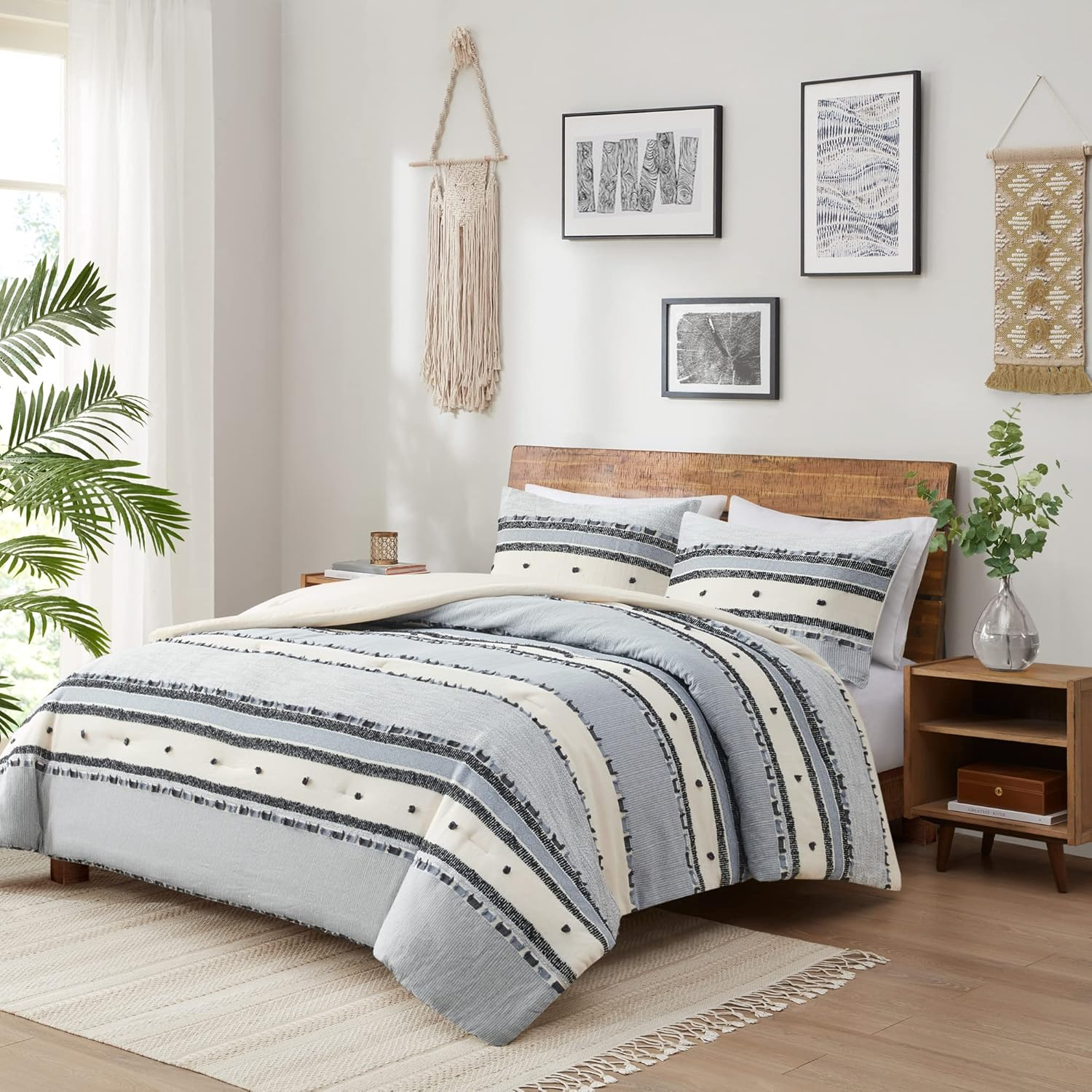 Hyde Lane Boho Blue King Comforter Set ，Modern Farmhouse Tufted Bedding Sets, Cotton Top with Neutral Rustic Style Clipped Jacquard Stripes, 3-Pieces Including Matching Pillow Shams (104x90 Inches)