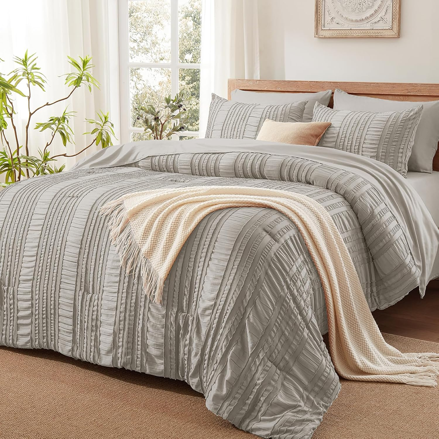 Grey Tufted Comforter Set Queen Size 7 Piece Bed in a Bag，Shabby Chic Boho Bedding for Bedroom Comforter，All Season Soft Microfiber Ruffle Comforter Set with Pillow and Sheets