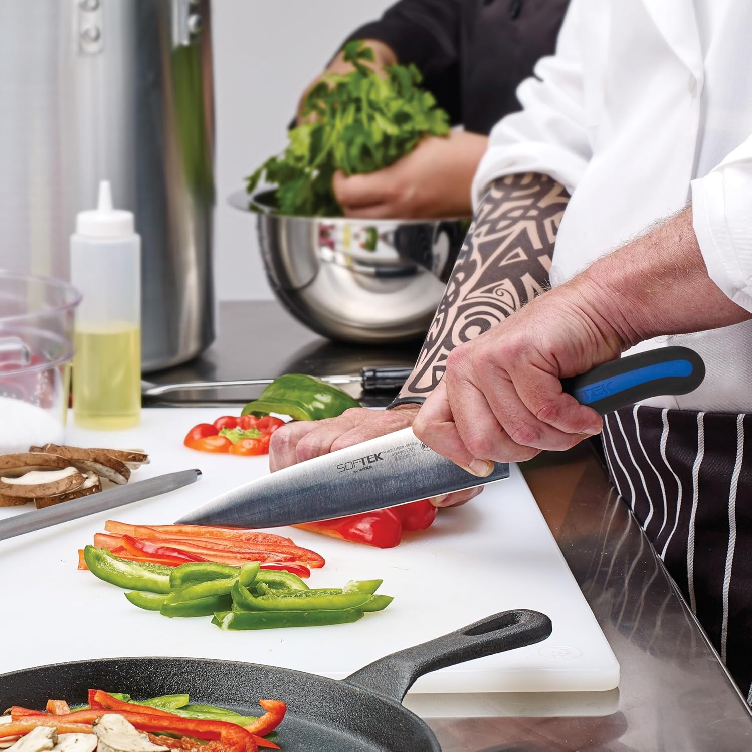 Winco Winco Heavy-Duty Plastic Cutting Board, 18" X 24" X 1/2", White