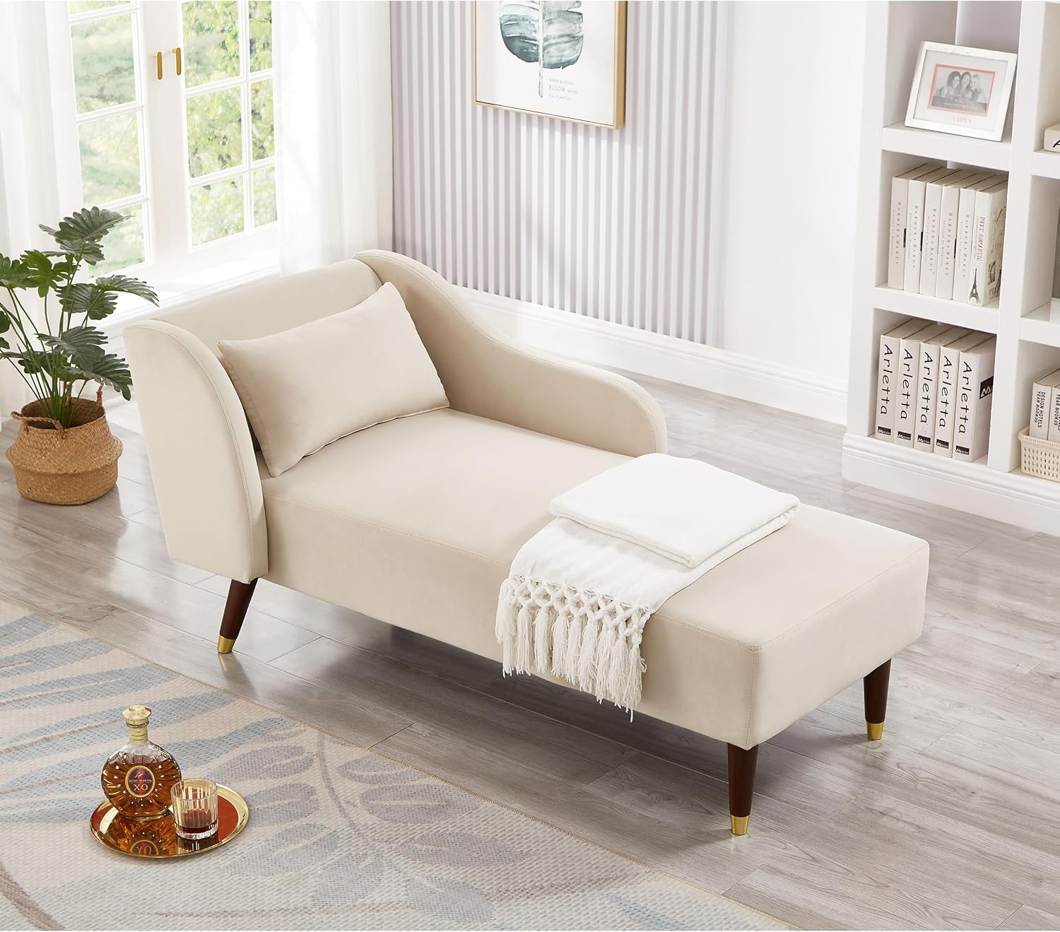 Chaise Lounge Indoor, Velvet Upholstered Lounge Chair with Pillow, Solid Wood Legs Modern Chaise Lounge Chair for Living Room Bedroom Office (Beige)