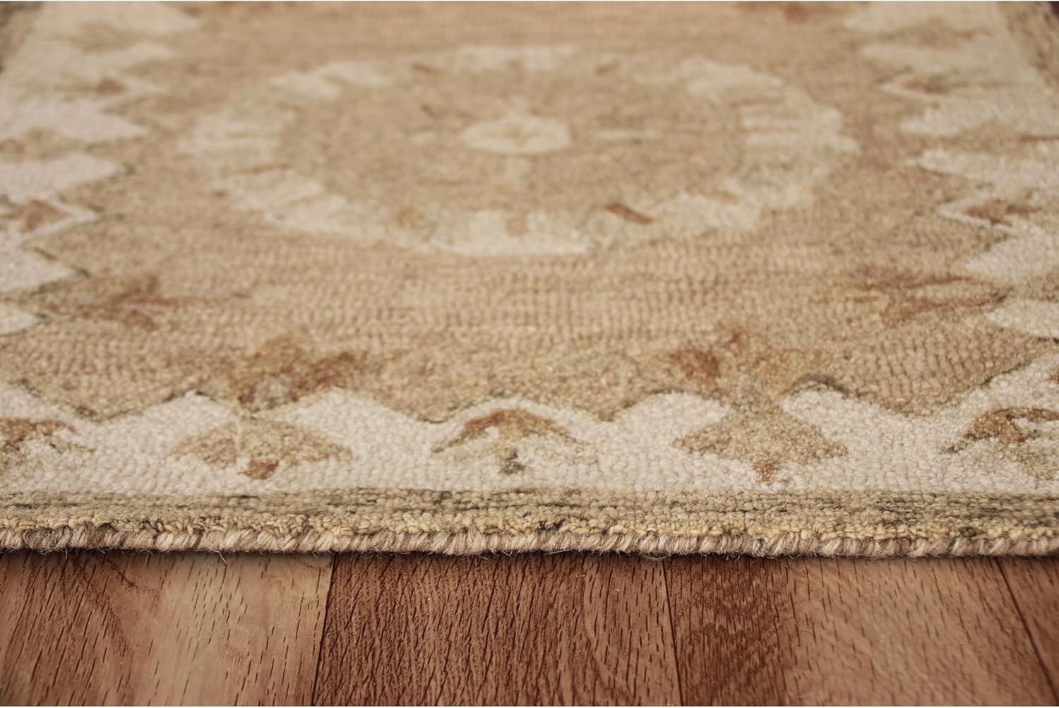 LR Home Daisey 2'3" x 3'10" Beige Classic Medallion Wool Hearth Indoor Area Rug