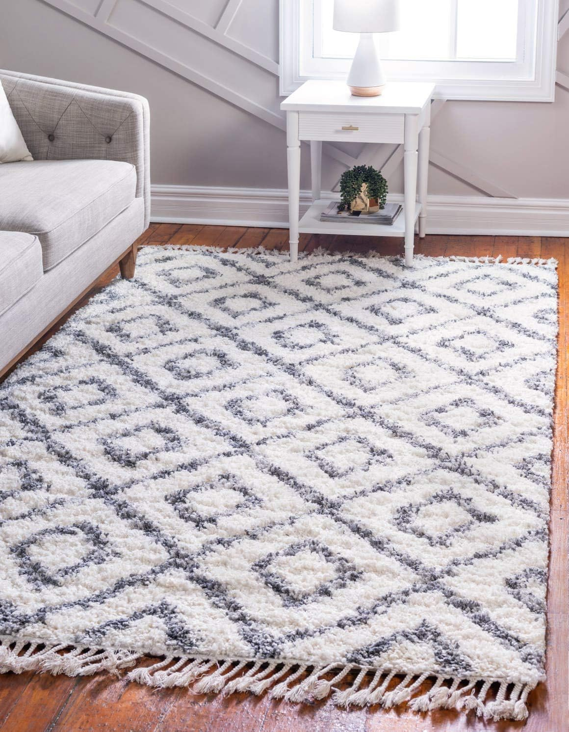 Unique Loom Hygge Shag Collection Area Rug - Diamond (5' 1" x 8' Rectangle, Ivory/ Gray)