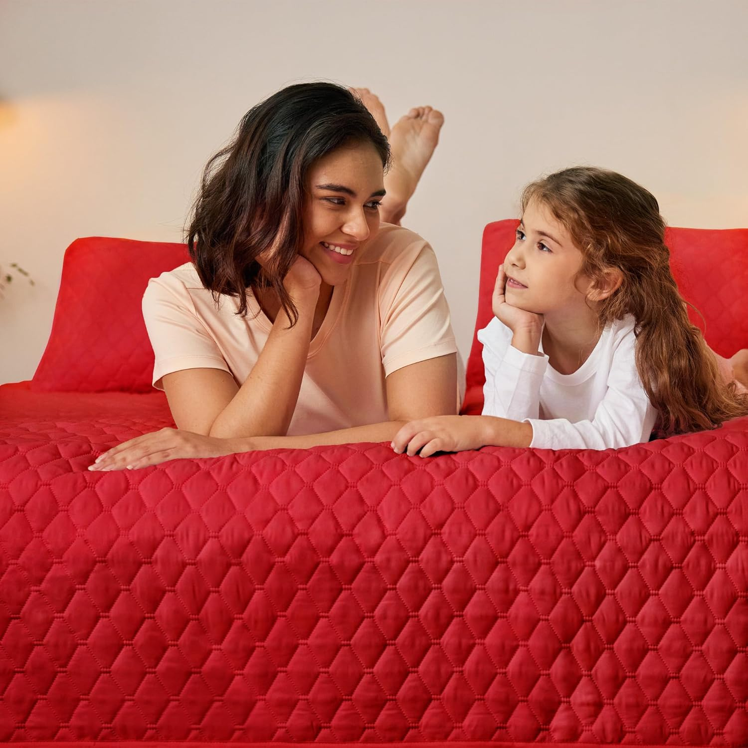 Exclusivo Mezcla Reversible Queen Quilt Set, 3-Piece Lightweight Quilts Soft Bedspreads Bed Coverlets, Red