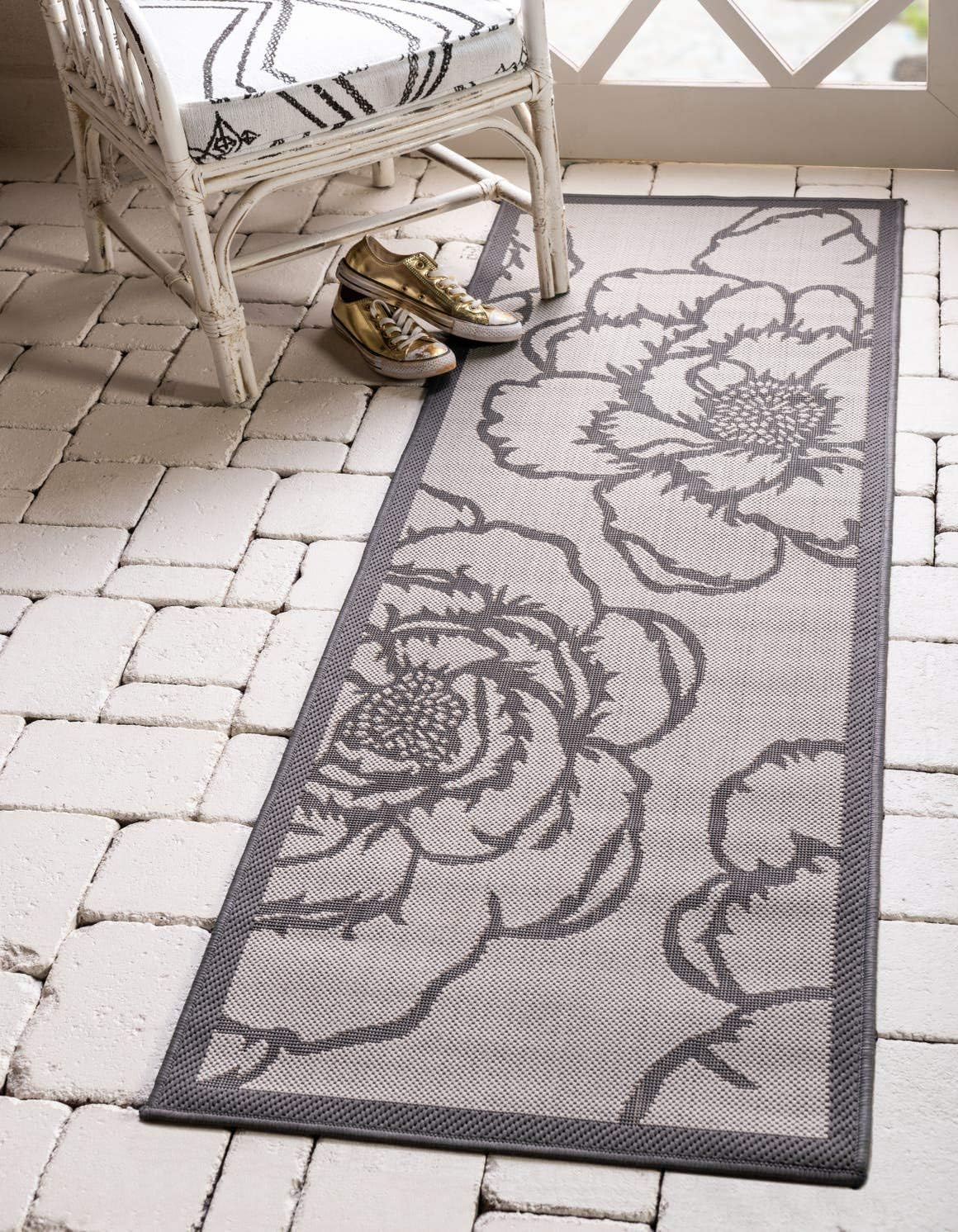 Gray Rectangular Stain-Resistant Synthetic Outdoor Rug, 3x5 ft