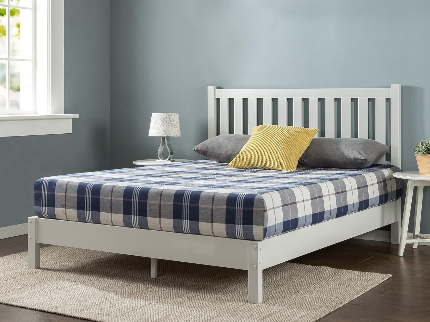 Queen Off-White Pine Wood Platform Bed with Slatted Headboard
