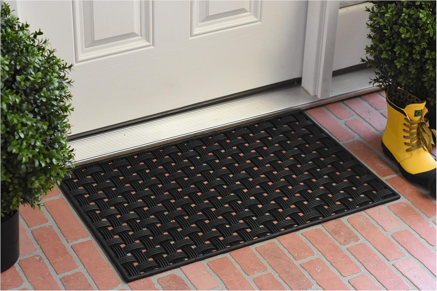 Oscar Weave Black Rubber Rectangular Indoor/Outdoor Decorative Doormat