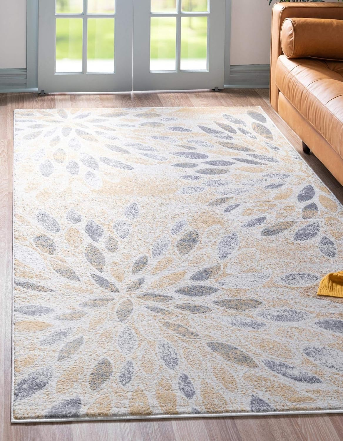 Rugs.com Charleston Collection Rug – 4' x 6' Yellow Low-Pile Rug Perfect For Living Rooms, Large Dining Rooms, Open Floorplans