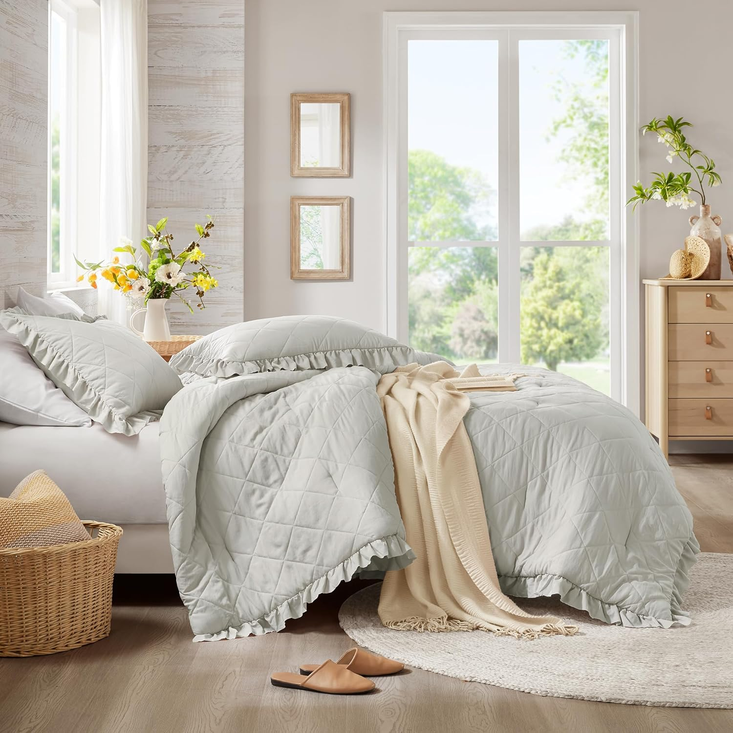 Ruffle Edge Comforter Set - Full/Queen Gray, Farmhouse All-Season 3 PCS Bedding Set with Modern Neutral Design for Easy Care Bedrooms