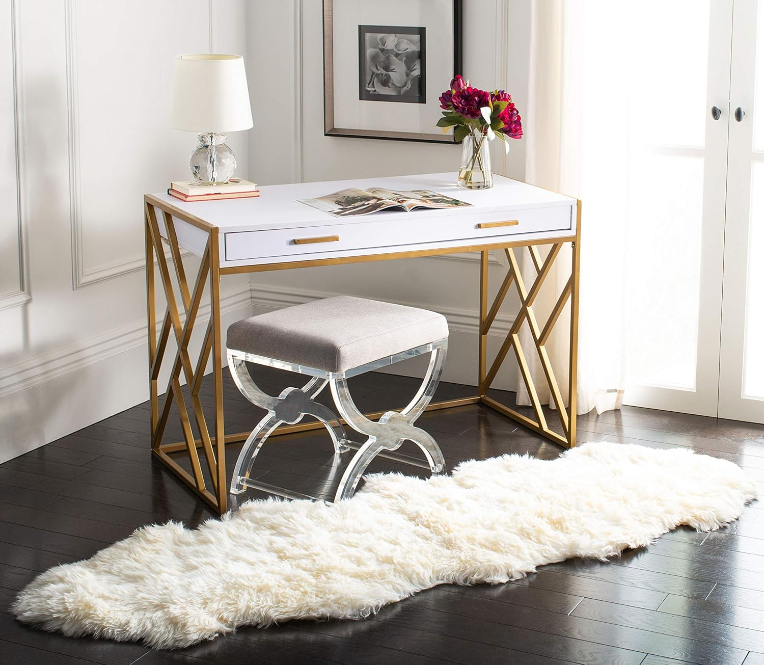 Safavieh SHS121A Sheep Skin White