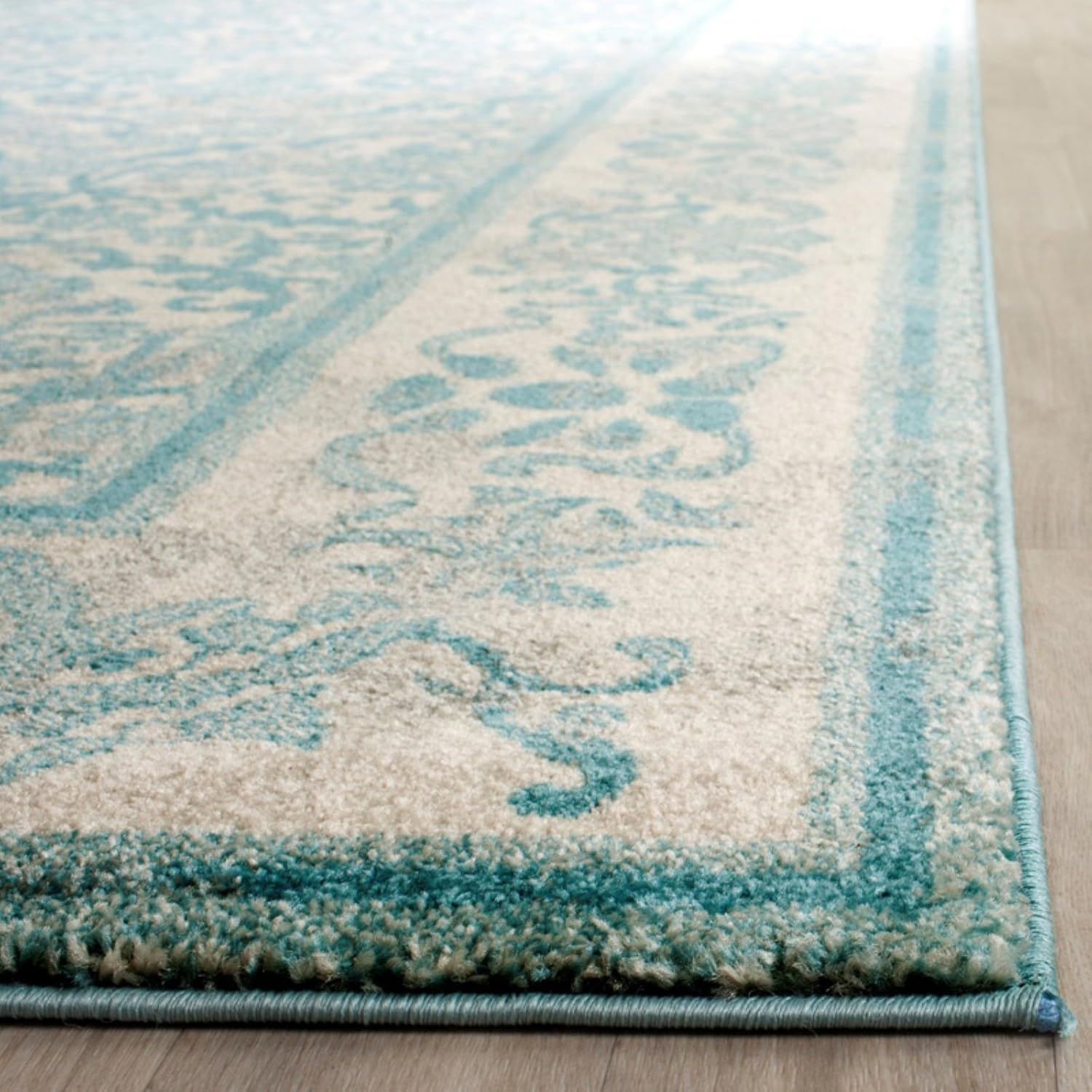 SAFAVIEH Evoke Lorna Traditional Bordered Area Rug, Ivory/Grey, 10' x 14'