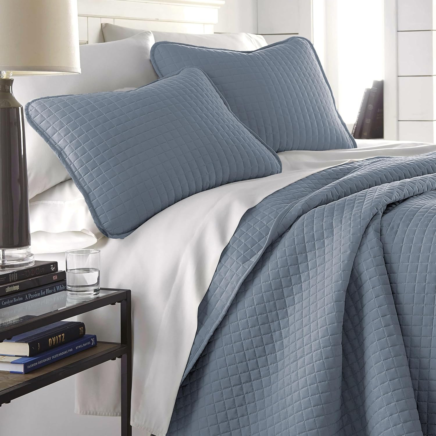 Southshore Fine Living, Inc. Queen Quilt Set, Full Size Bedspread with 2 Matching Pillow Shams, Soft Microfiber Lightweight Quilts, Queen Size Coverlet, Easy Care Machine Washable, Slate Blue