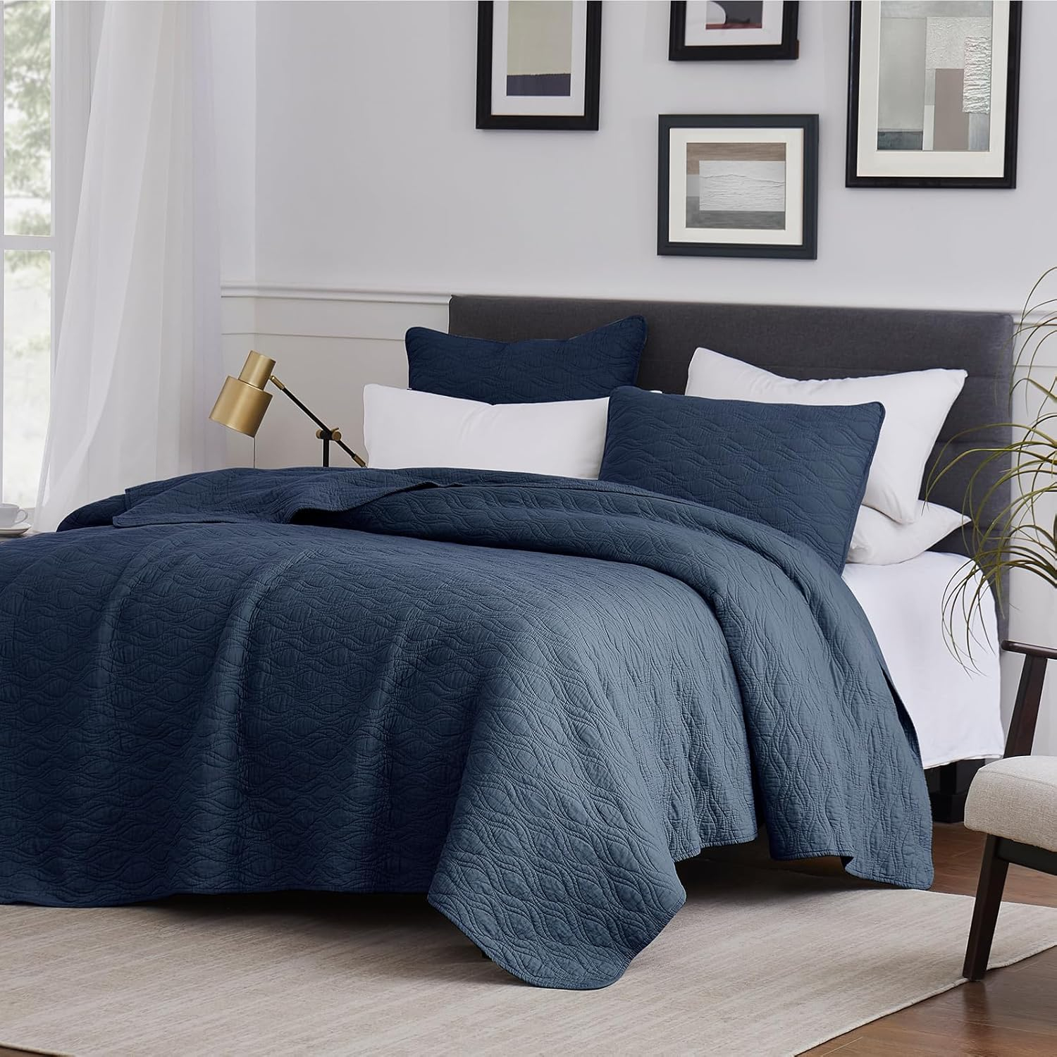 Soft Quilted Bed Cover in Geometric Pattern for All Season Navy Blue - 3 Piece - King