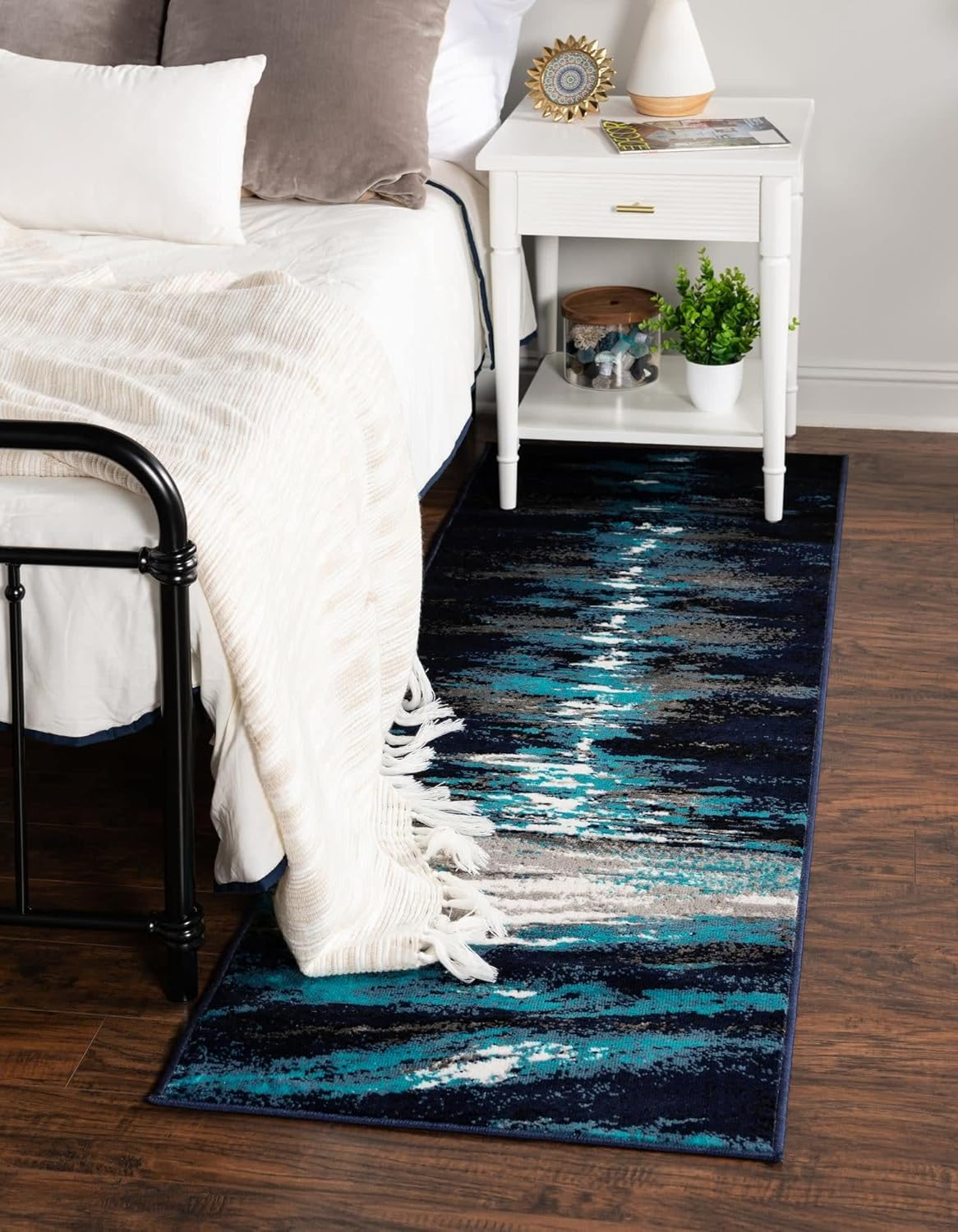 Navy Blue Abstract Rectangular Synthetic Indoor Rug, 7x10 ft