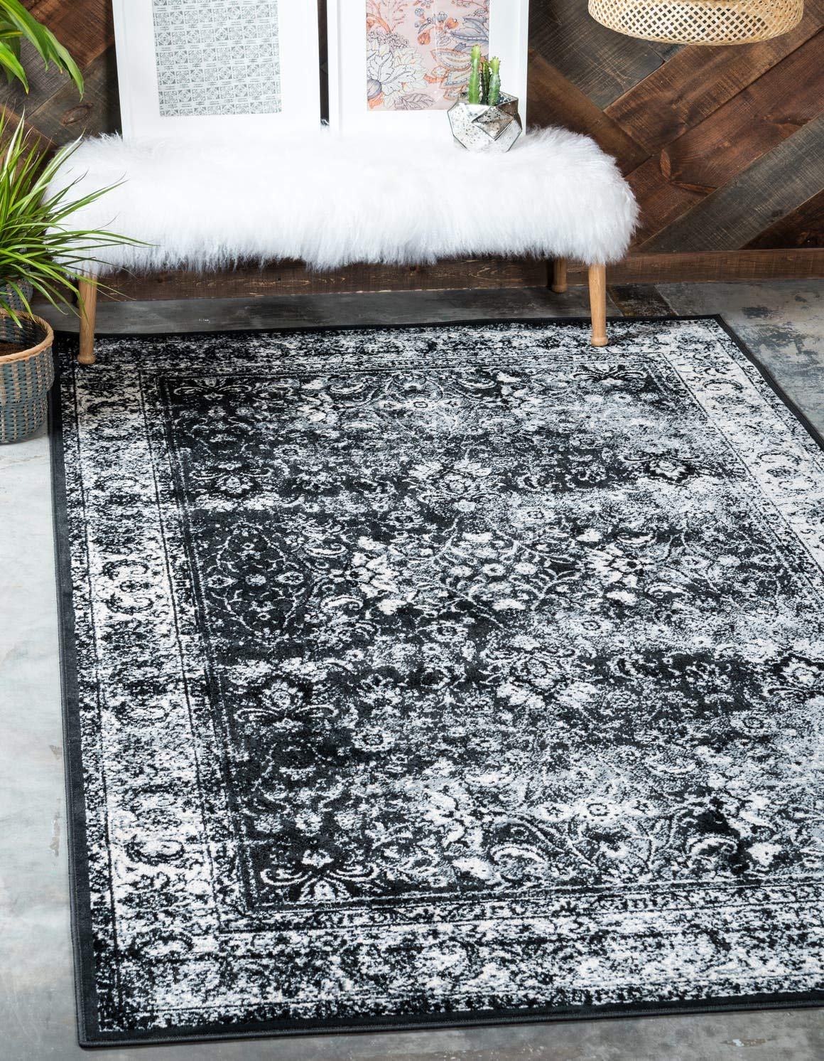 Bosphorus Light Gray Distressed 2'x3' Synthetic Accent Rug