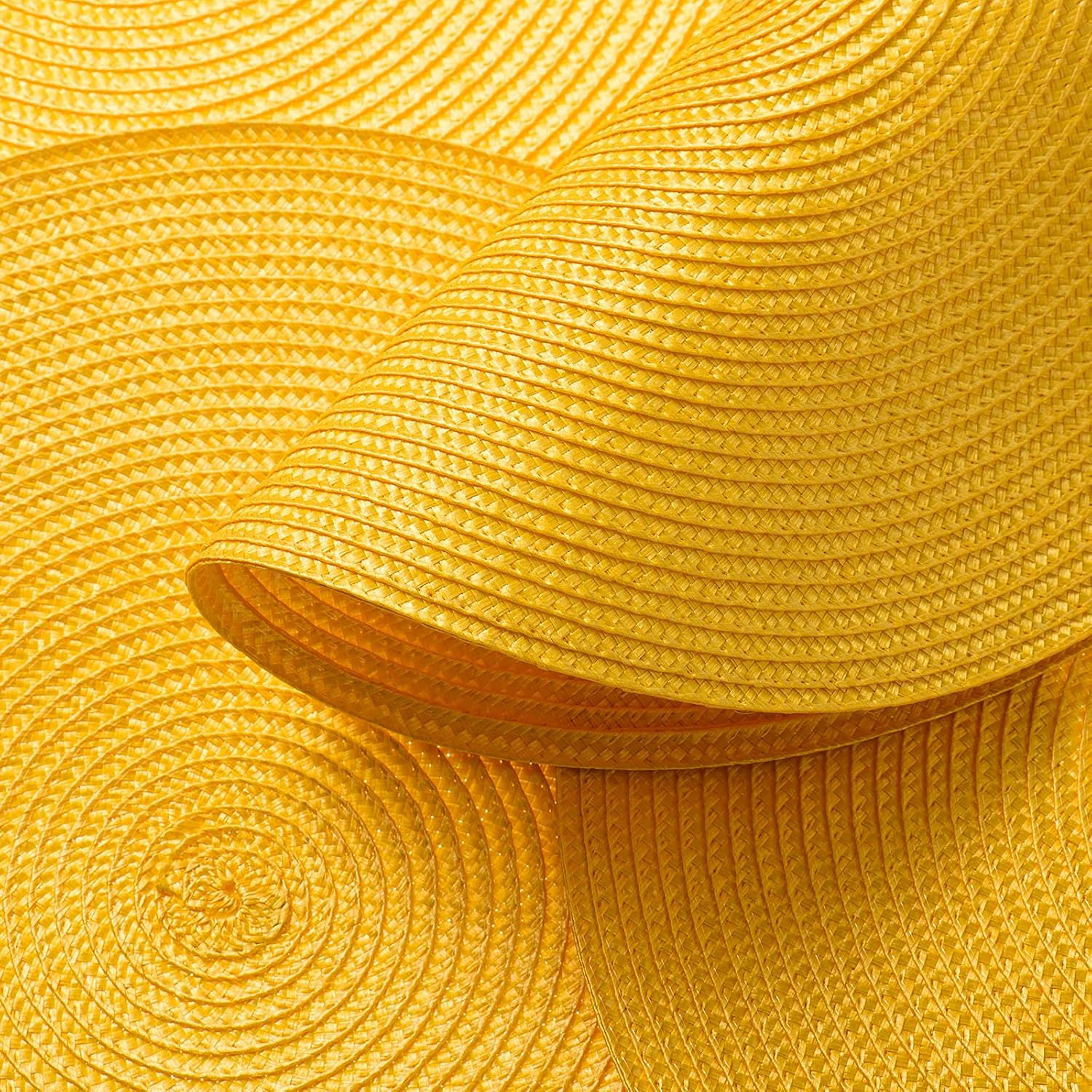 AHHFSMEI Round Braided Placemats 15 Inch Round Table Mats for Dining Tables Woven Heat Resistant Place mats Set of 6 (Yellow)