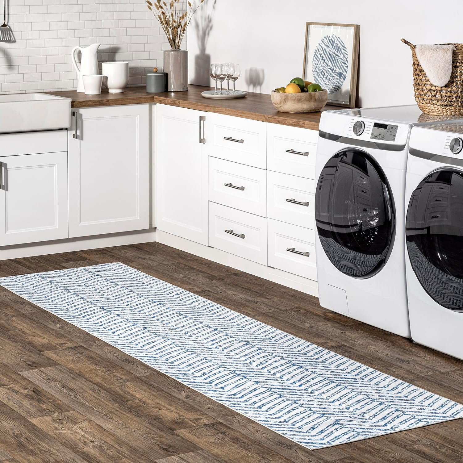 nuLOOM Rosanne Machine Washable Geometric Area Rug, 2' 6" x 8', Blue
