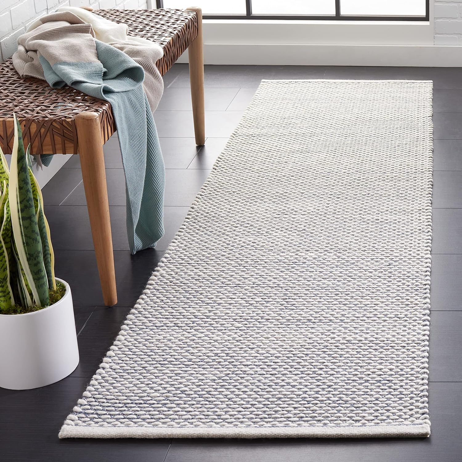 SAFAVIEH Vermont York Solid Runner Rug, Navy, 2'3" x 8'