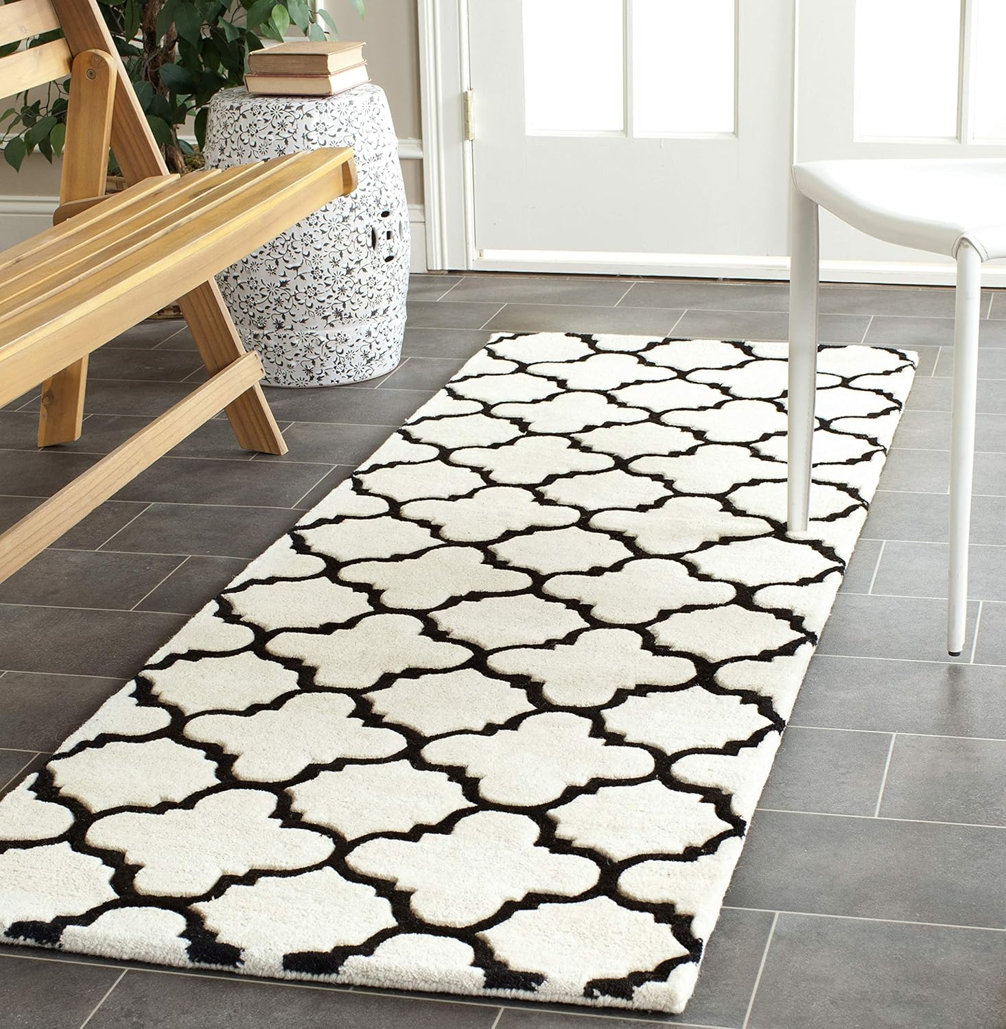 SAFAVIEH Chatham Jacob Geometric Wool Runner Rug, Ivory/Black, 2'3" x 9'