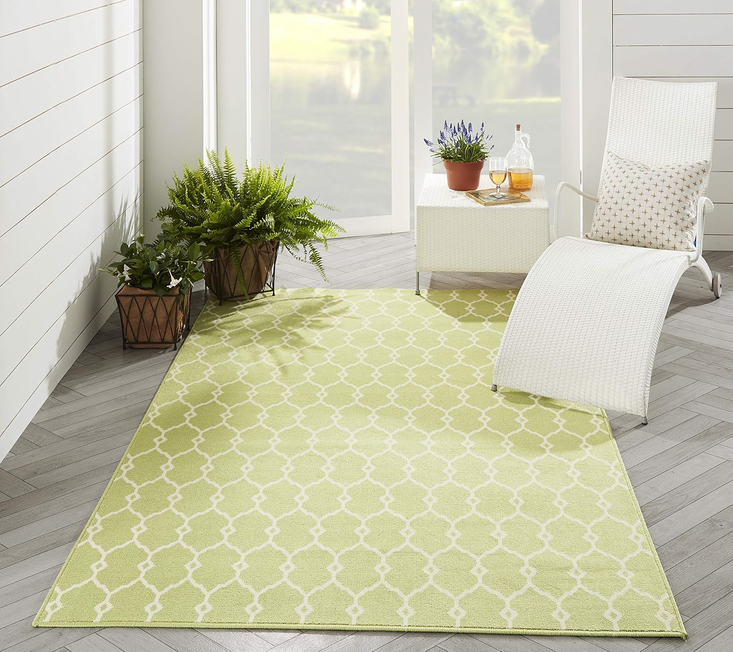 Momeni Baja Geometric Area Rug