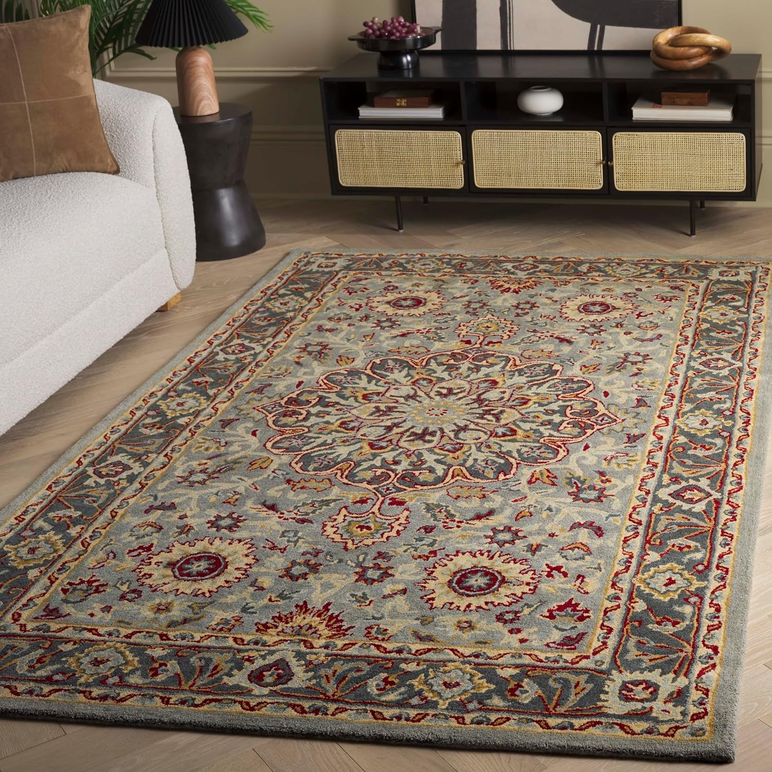 Safavieh  Handmade Heritage Chimere Traditional Wool Rug 4'  x  6' 4' x 6' Indoor,Handmade Living Room,Bedroom Rectangle