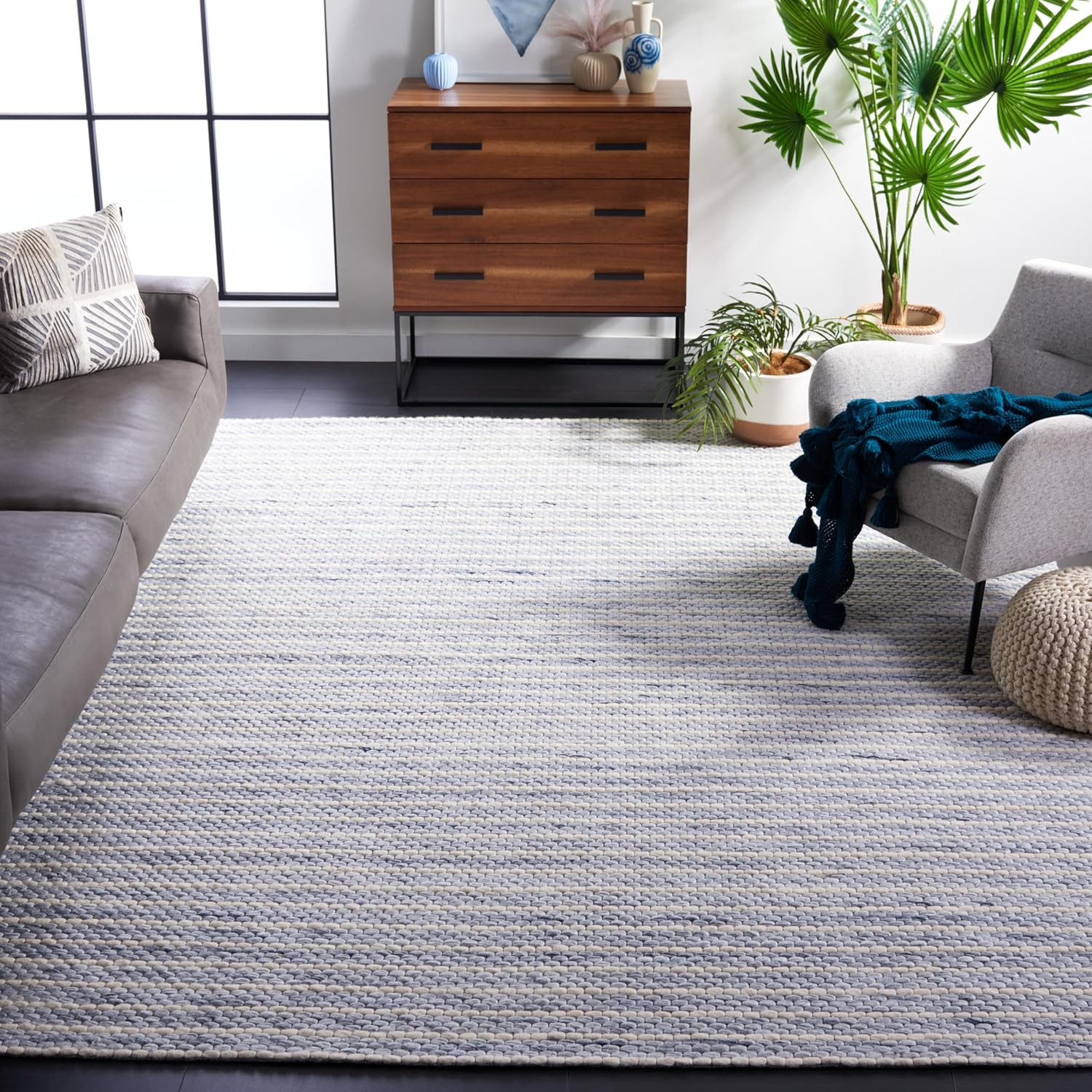 SAFAVIEH Marbella Cassandra Distressed Area Rug, Blue/Ivory, 8' x 10'