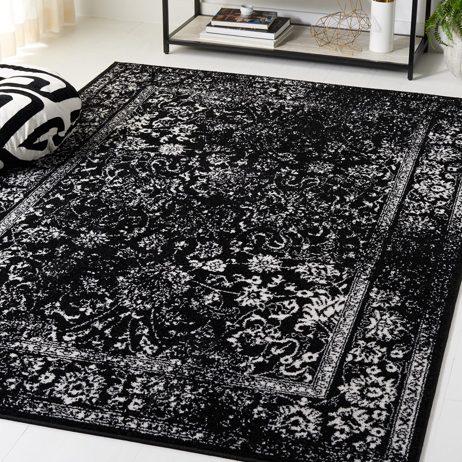 SAFAVIEH Adirondack Wyatt Traditional Area Rug, Black/Ivory, 6' x 6' Square