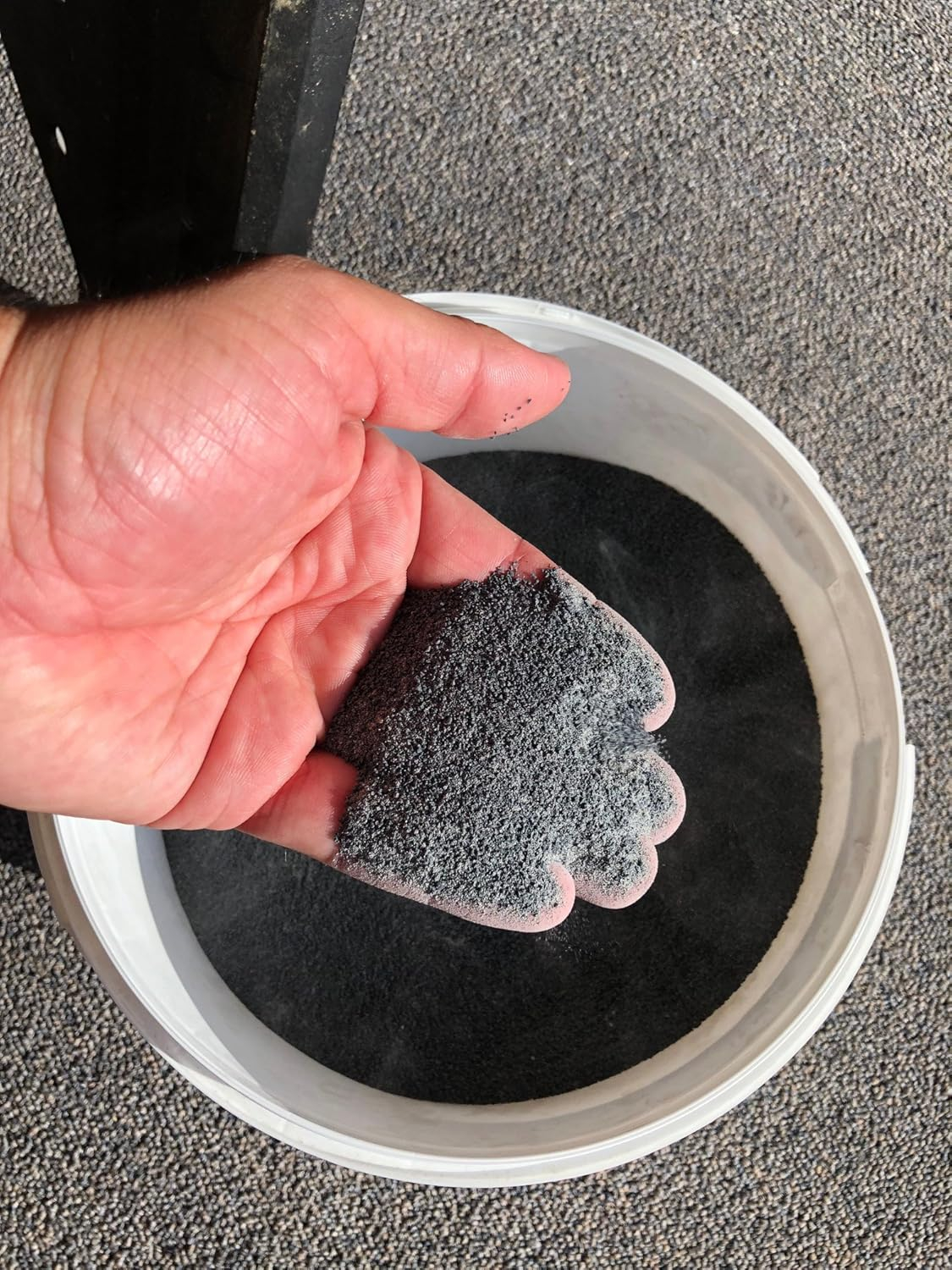 Black Polymeric Sand for Concrete and Stone Pavers