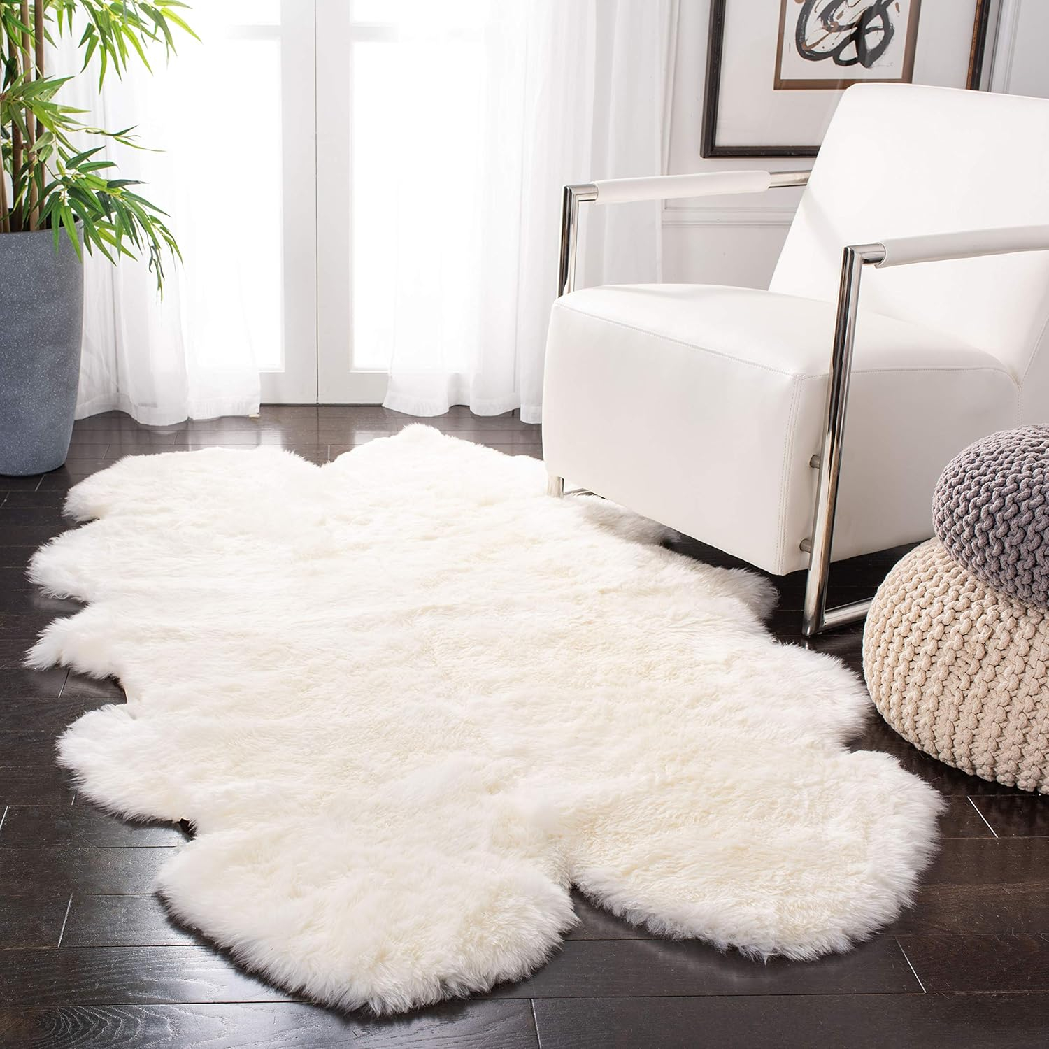 SAFAVIEH Sheep Skin Tiana Sheep Skin Area Rug, White, 3'7" x 5'11" Specialty