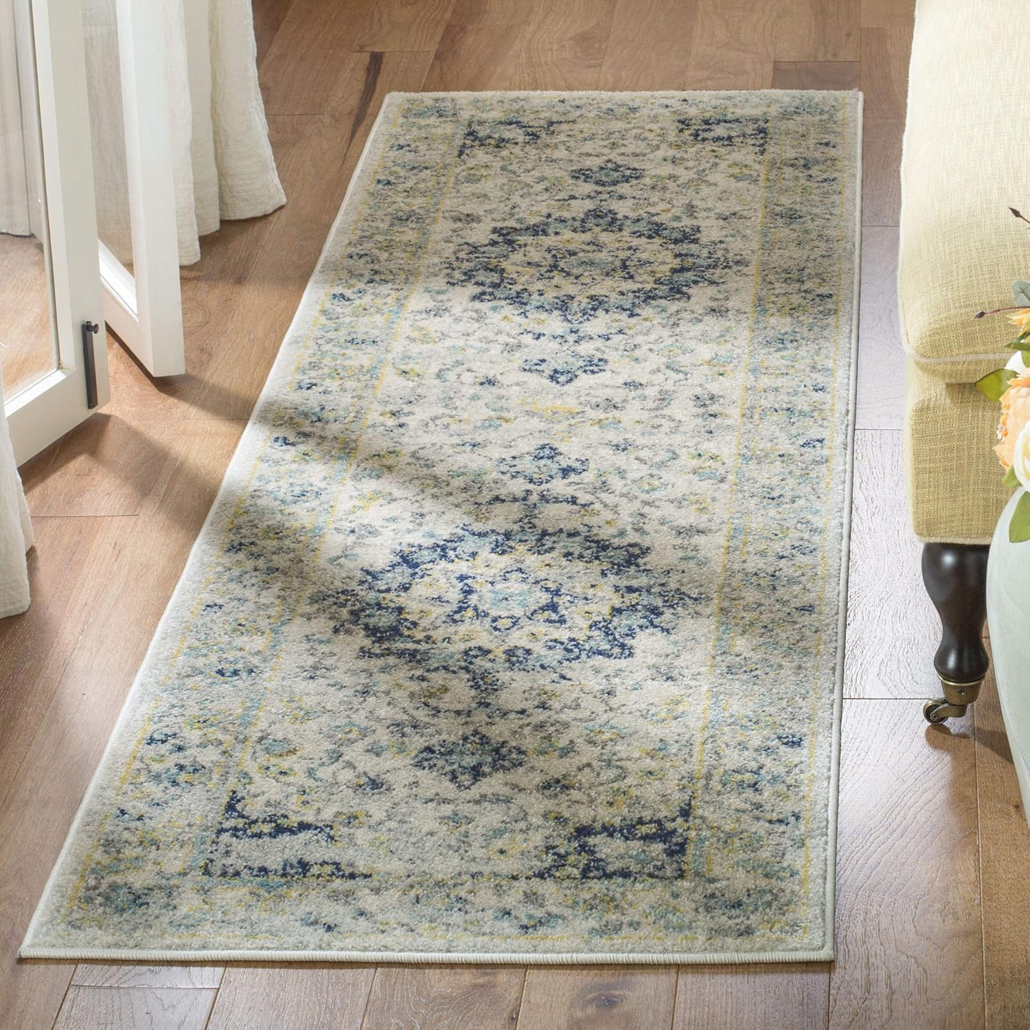 SAFAVIEH Madison Mattie Overdyed Floral Area Rug, Ivory/Blue, 5'3" x 7'6"