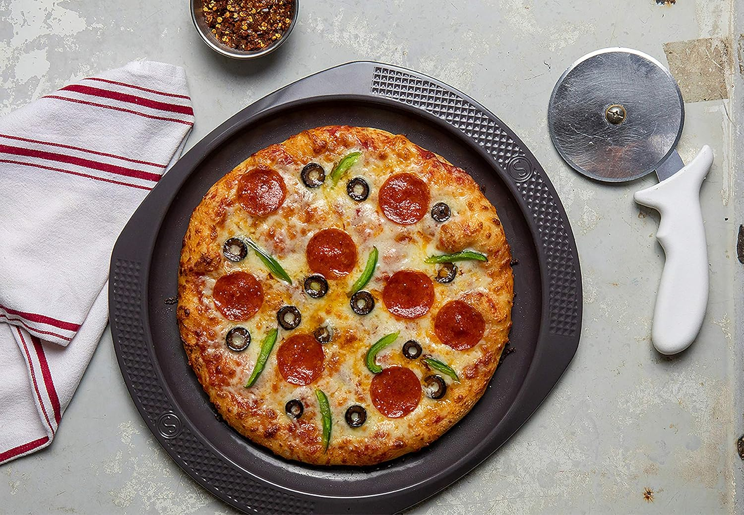 12-Inch Pizza Pan, Non-stick, Warp-resistant Carbon Steel, Dishwasher Safe, Artisan Bakeware Series