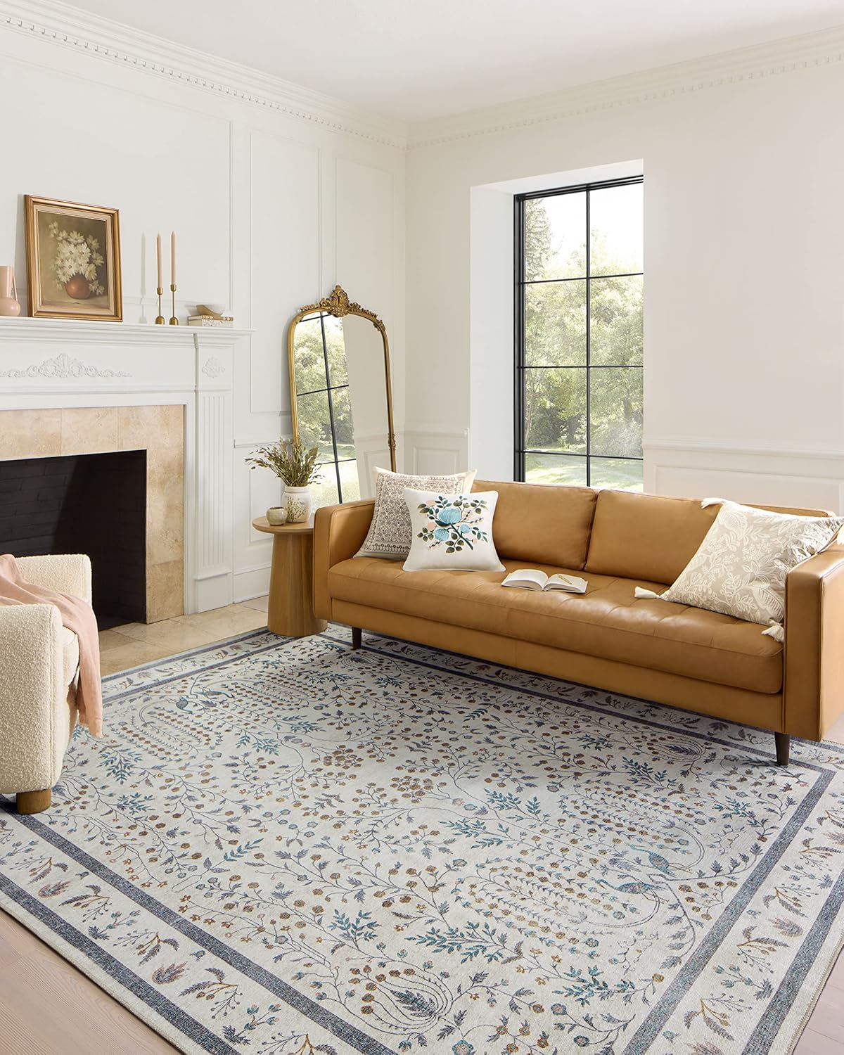Wisteria Cream Round Synthetic Accent Rug with Floral Design