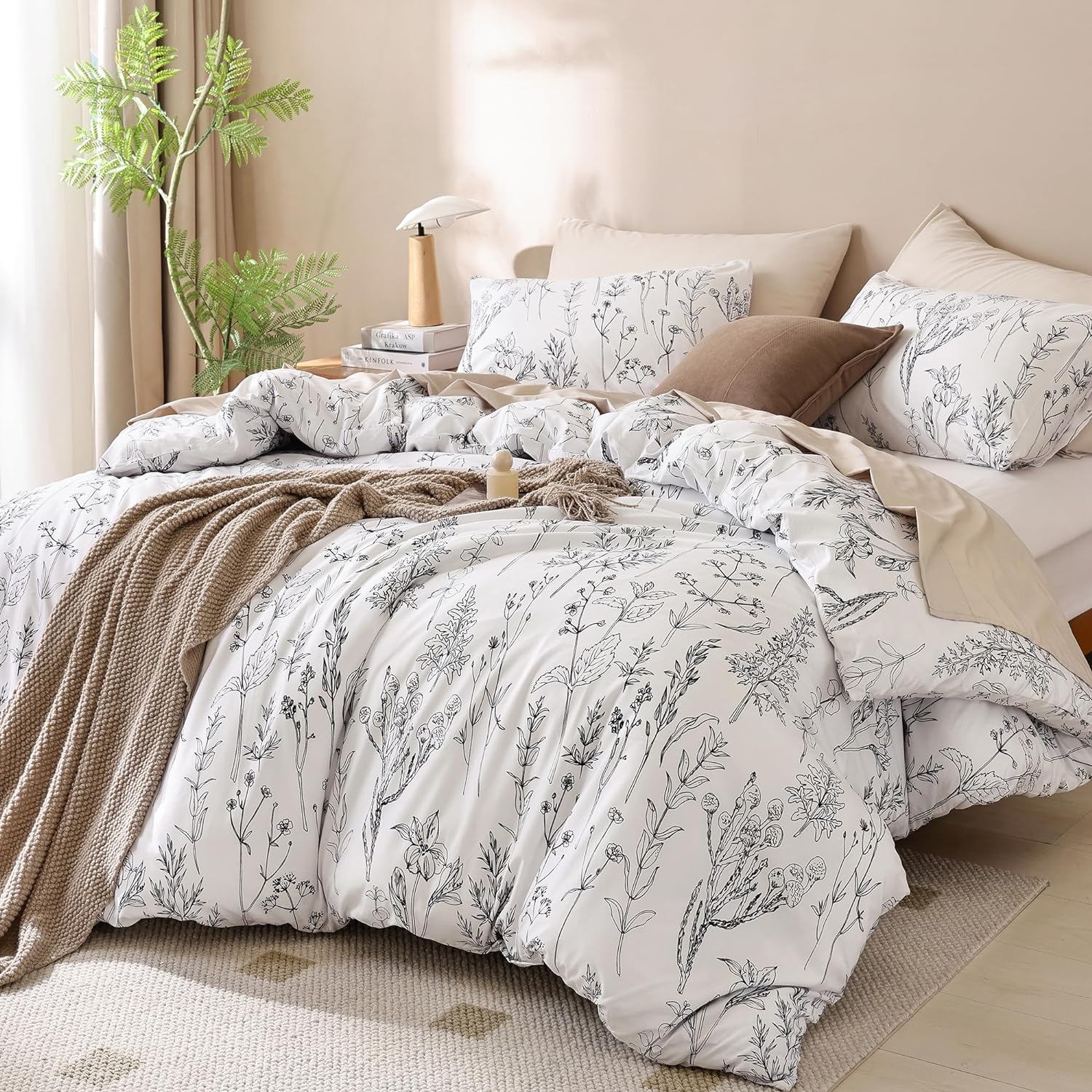 Queen Comforter Set - Floral Comforters Queen Size, White Comforter, 3 Pieces, 1 Comforter (90"x90") & 2 Pillow Cases (20"x26"), White