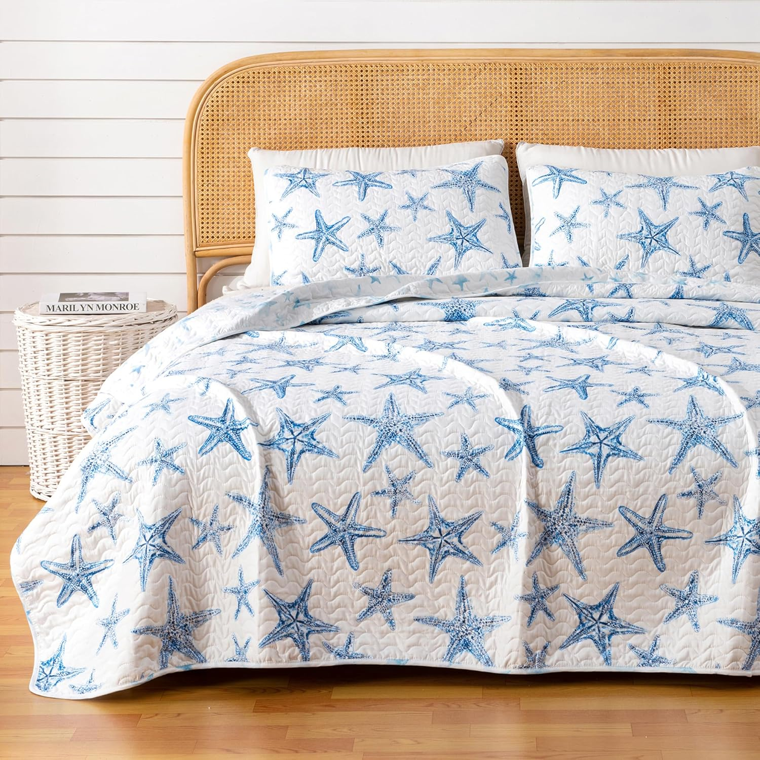 Great Bay Home Coastal Beach Reversible Reversible Quilt Set With Shams  (Twin, Multi)