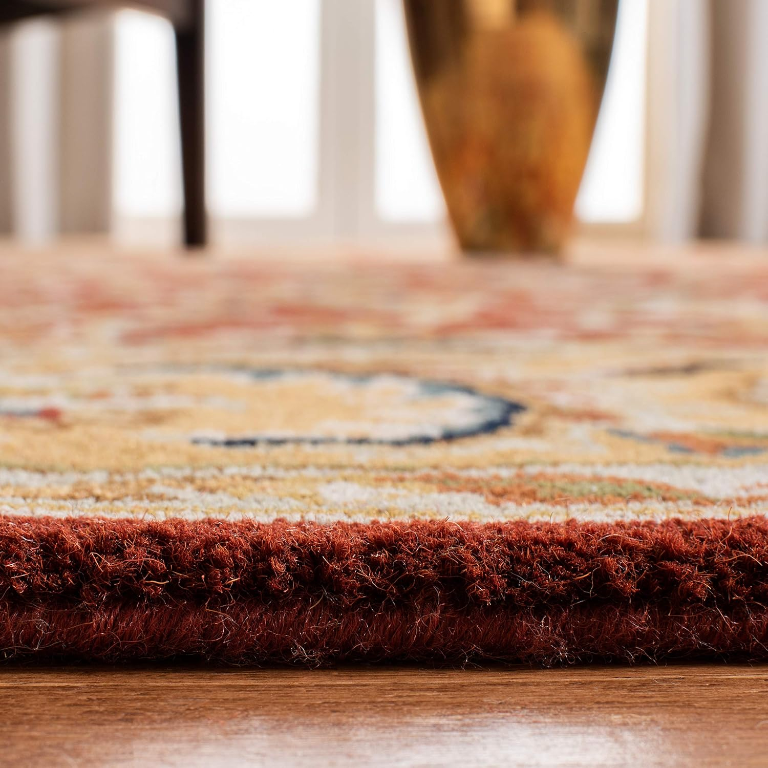 SAFAVIEH Classic Gloria Traditional Wool Area Rug, Rust/Camel, 2' x 3'