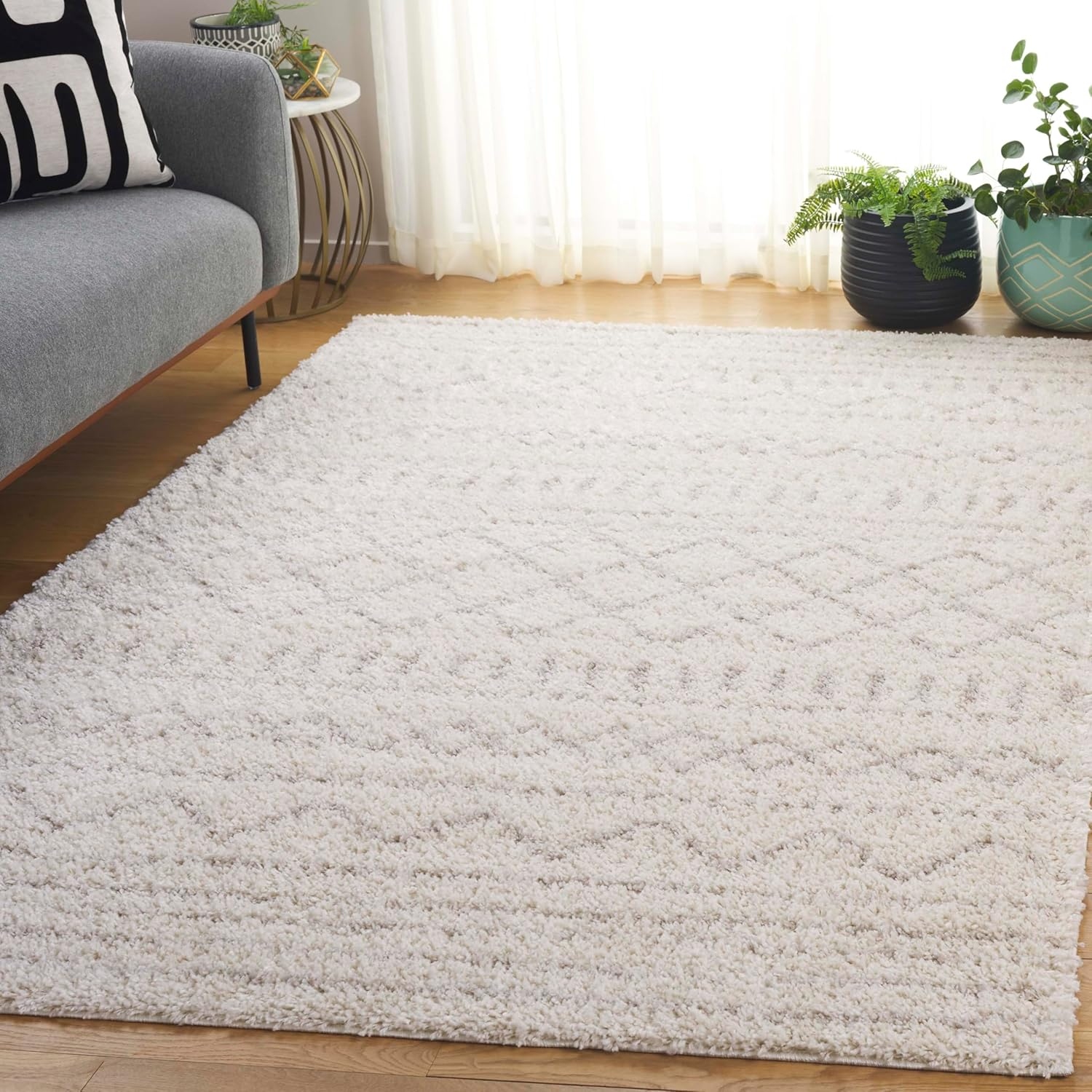 SAFAVIEH Arizona Teagan Geometric Shag Area Rug, Ivory/Grey, 4' x 6'