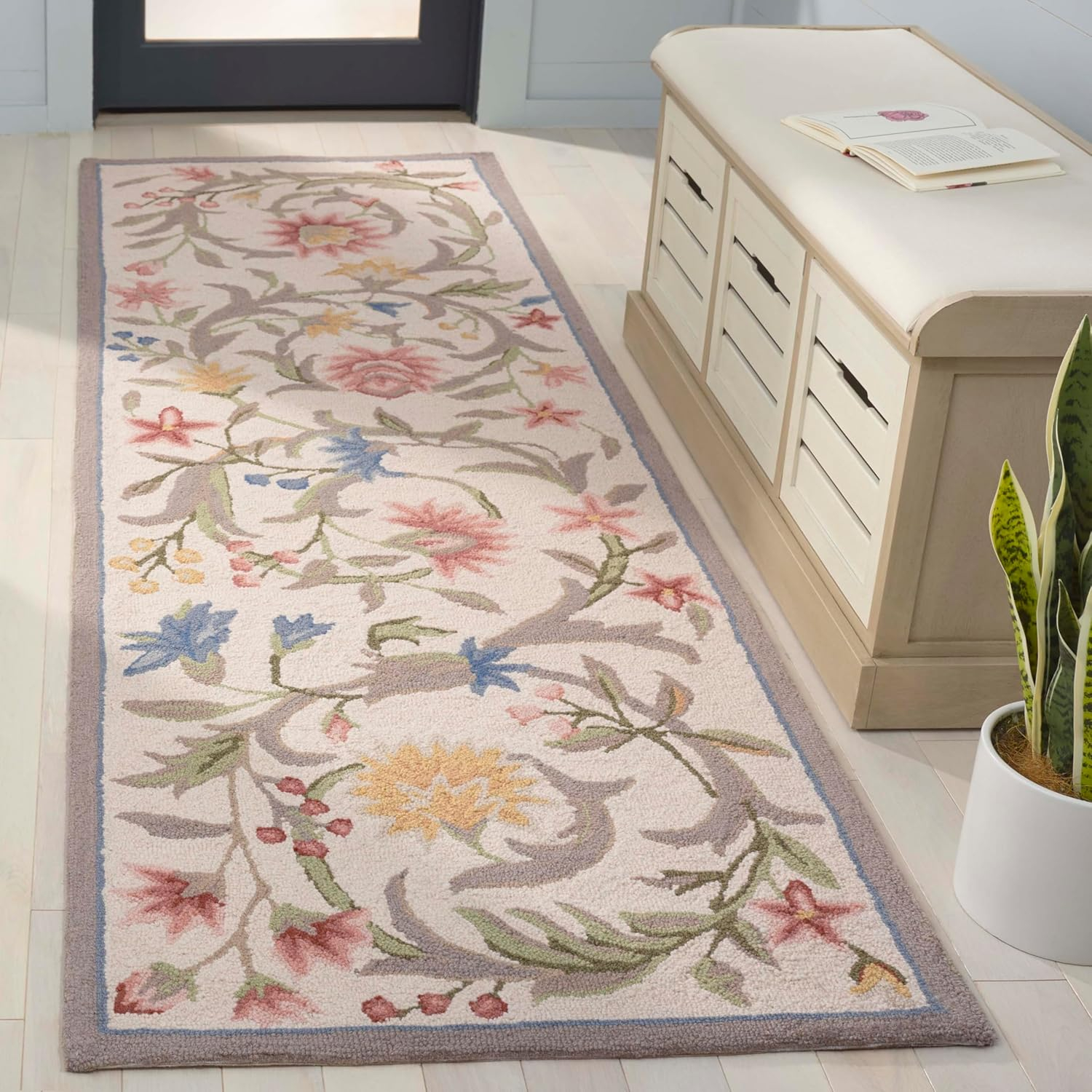 SAFAVIEH Chelsea Baxter Floral Wool Runner Rug, Ivory, 2'6" x 8'