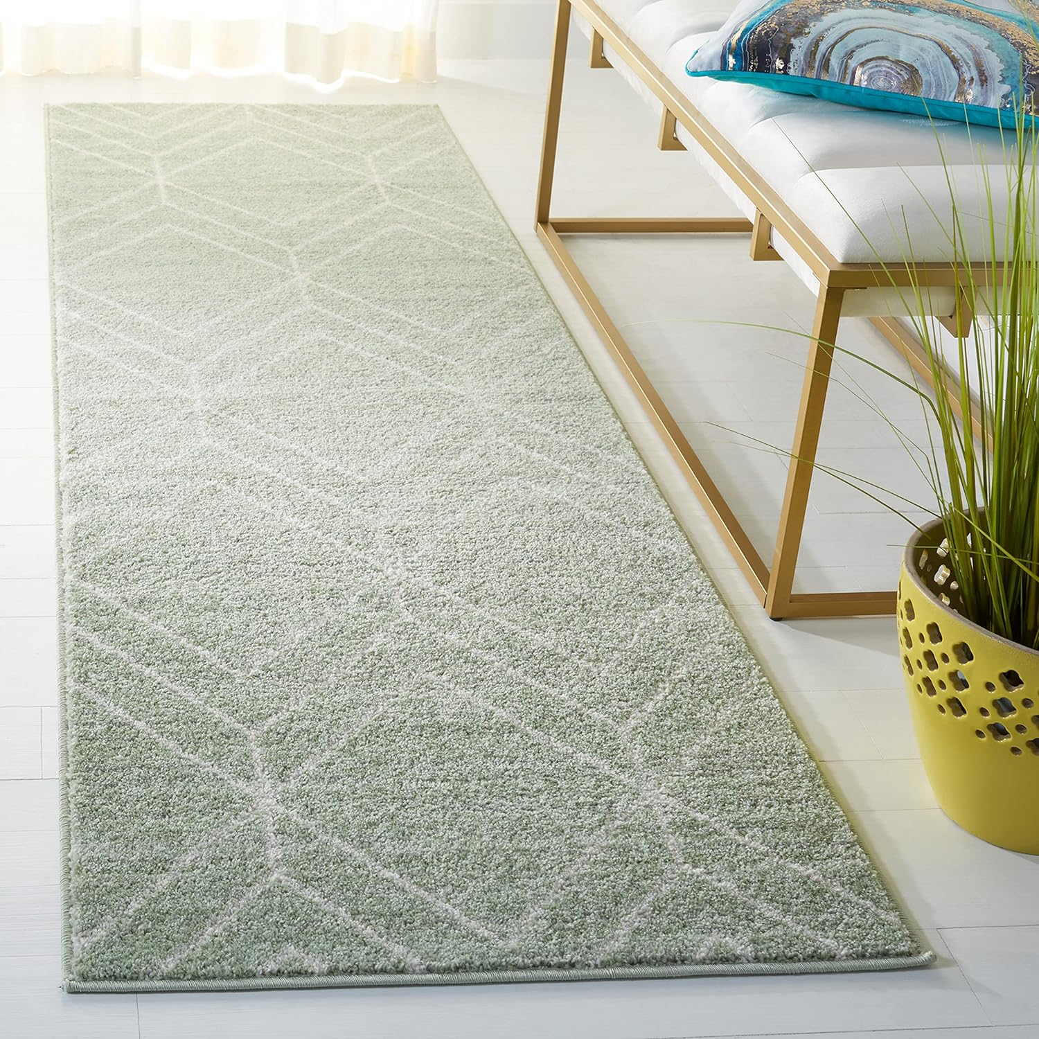 SAFAVIEH Adirondack Caitriona Geometric Runner Rug, Sage/Ivory, 2'6" x 6'
