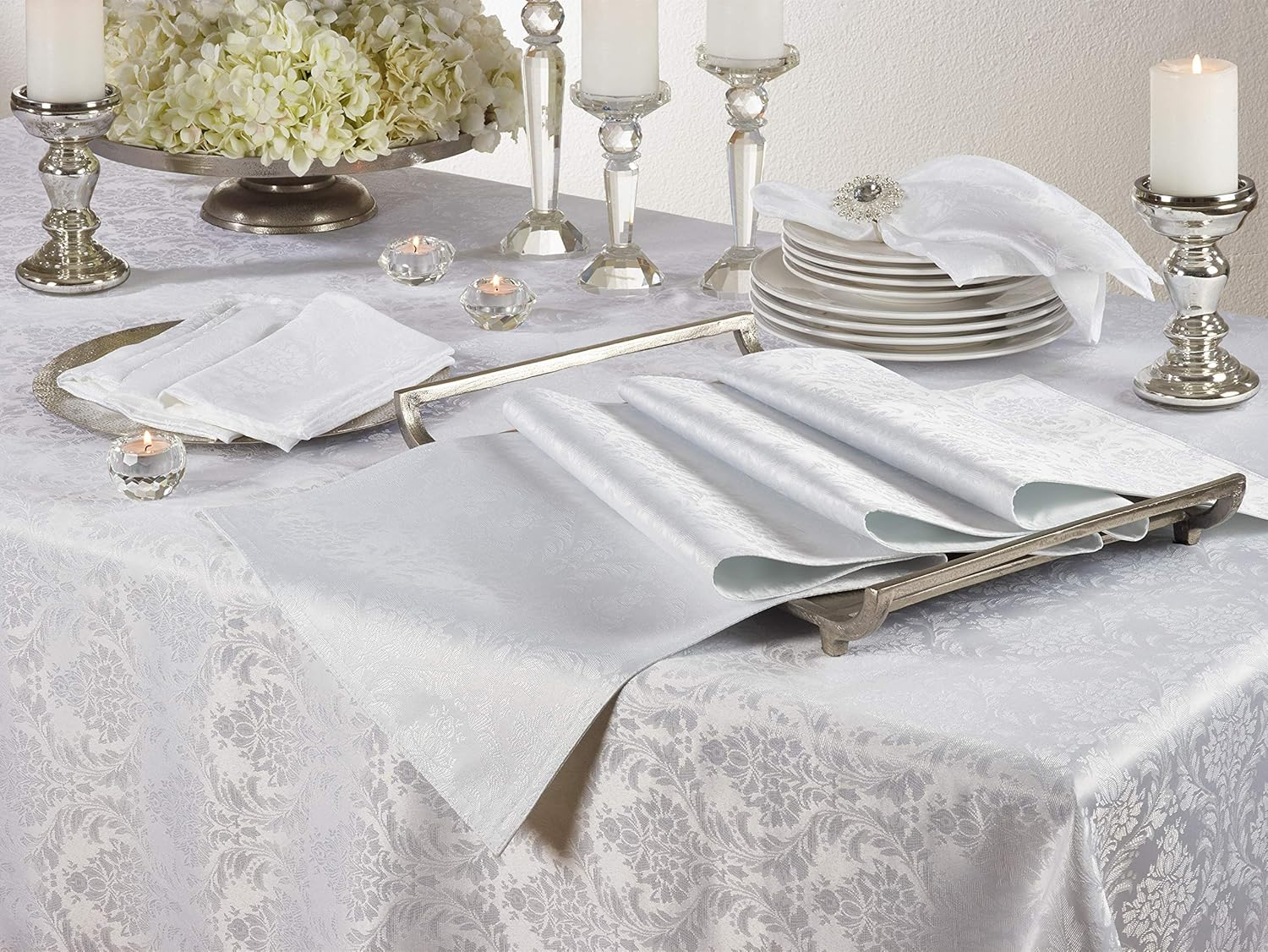 Saro Lifestyle White Damask Polyester Table Cloth