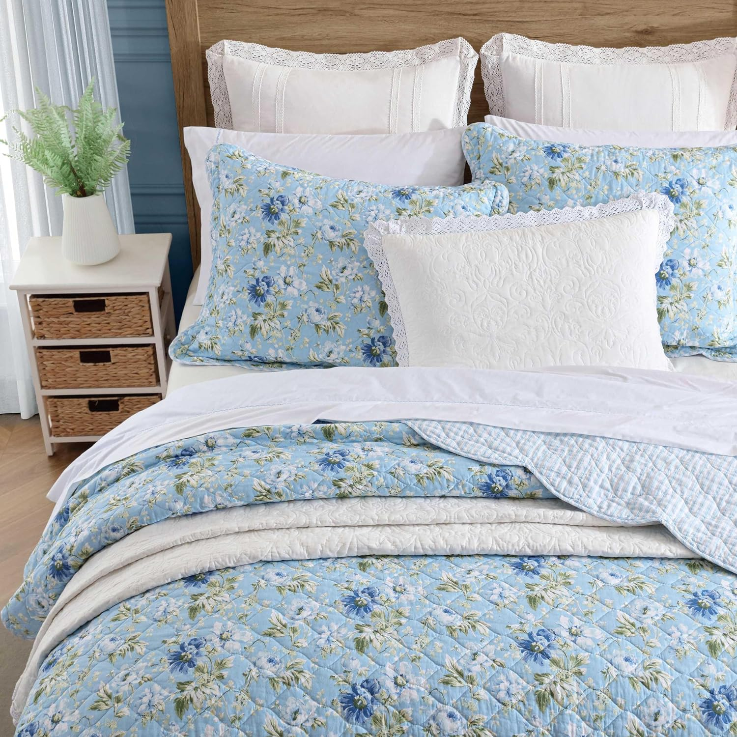 Blue Cotton Full Reversible Quilt Set with Floral Design