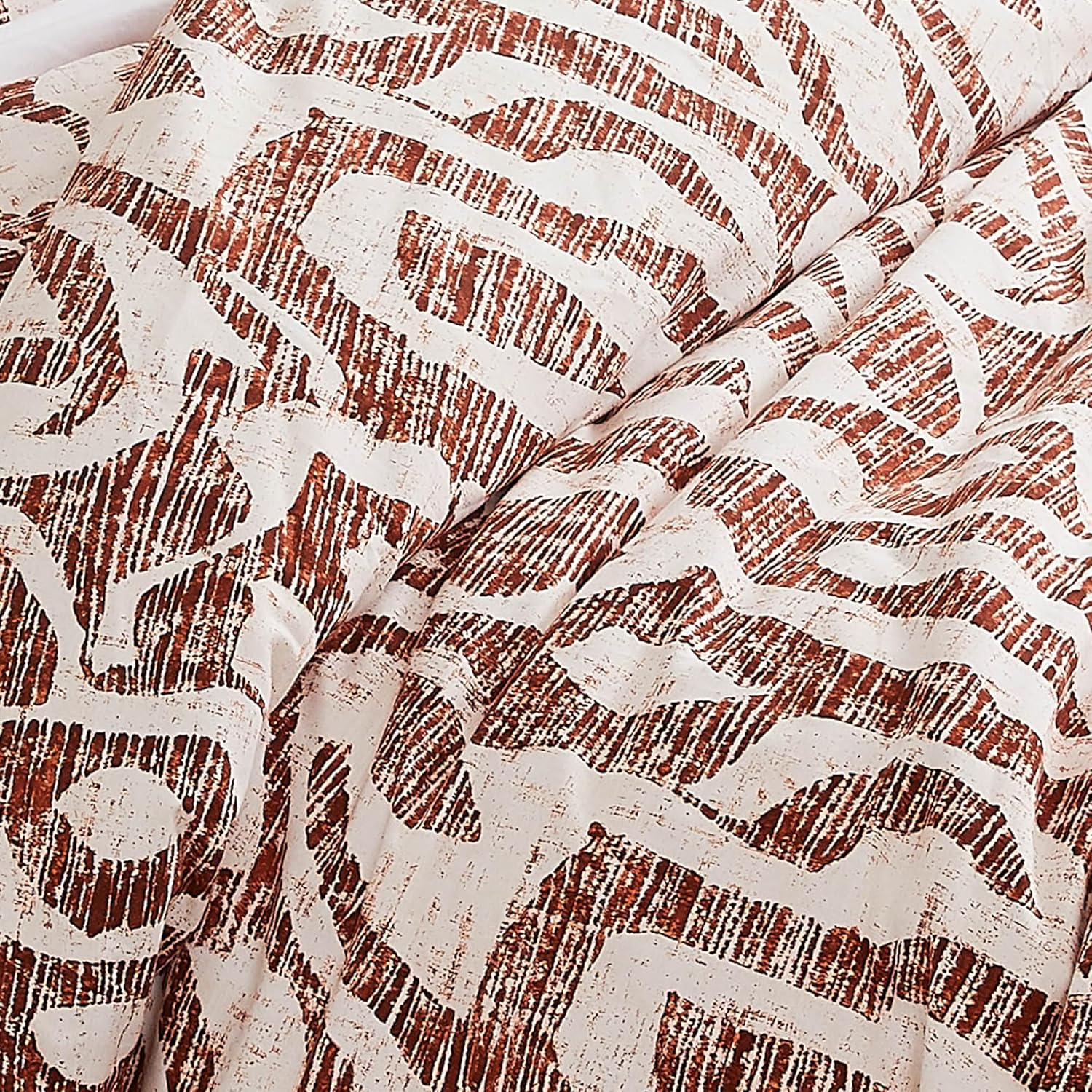 Southshore Fine Living, Inc. Oversized King Size Comforter Bedding Set, Down Alternative Filling, Modern Abstract Bed Spread, California/King Comforter & Matching Shams, Rust Khari