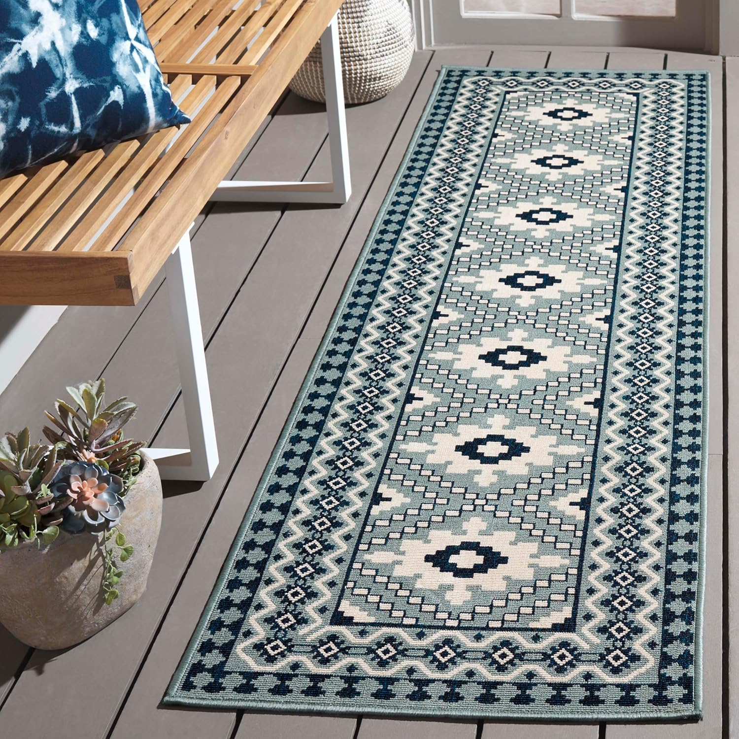 SAFAVIEH Veranda Magna Southwestern Indoor/Outdoor Runner Rug, 2'3" x 6', Ivory/Blue