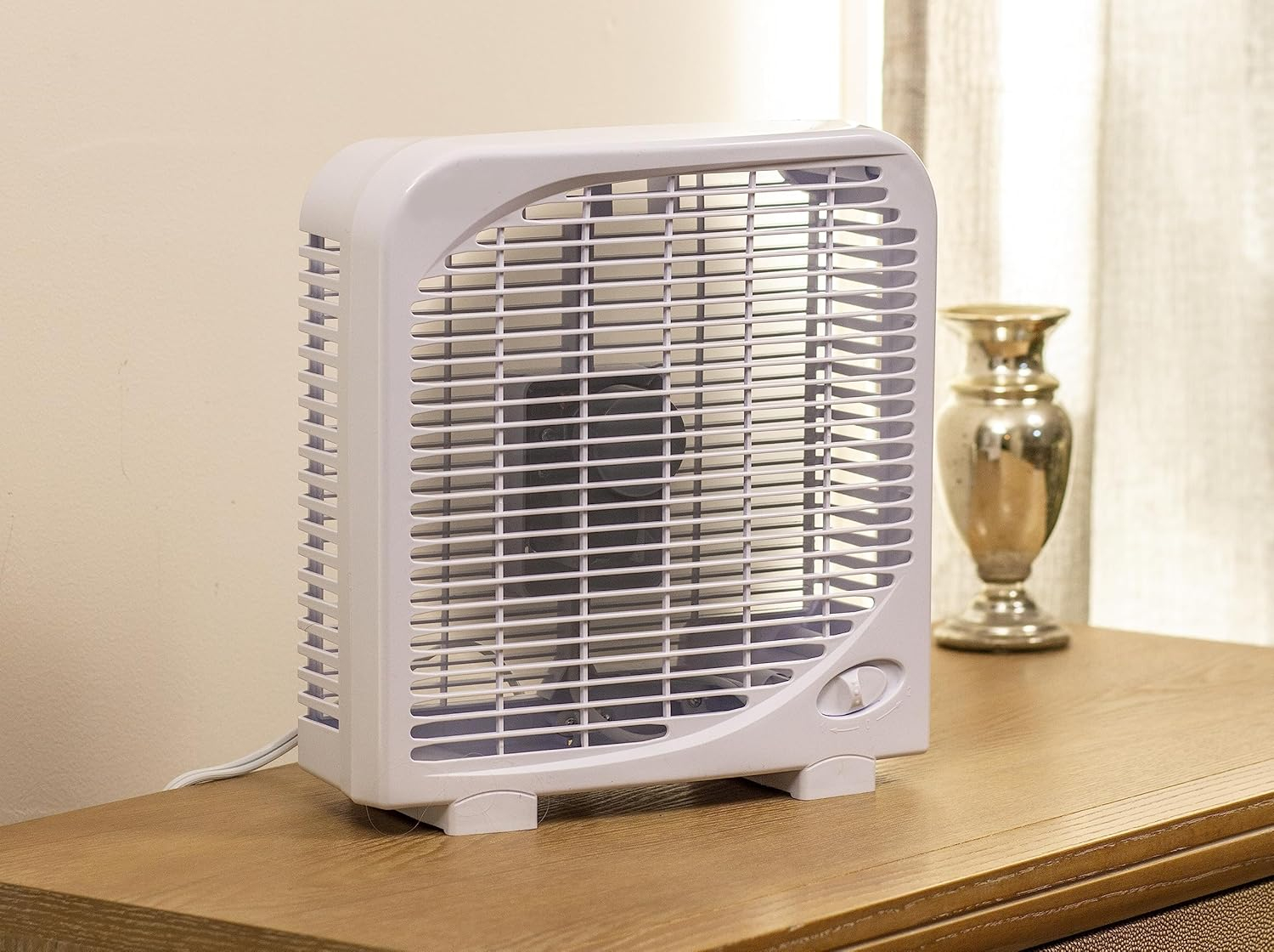 EZ-Chill 9" White Plastic Portable 2-Speed Box Fan