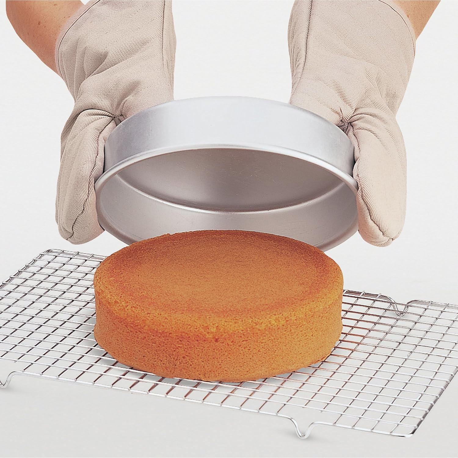 Wilton Cake Release Non-Stick Pan Coating, Soybean Oil, 8 fl. oz. Plastic Bottle