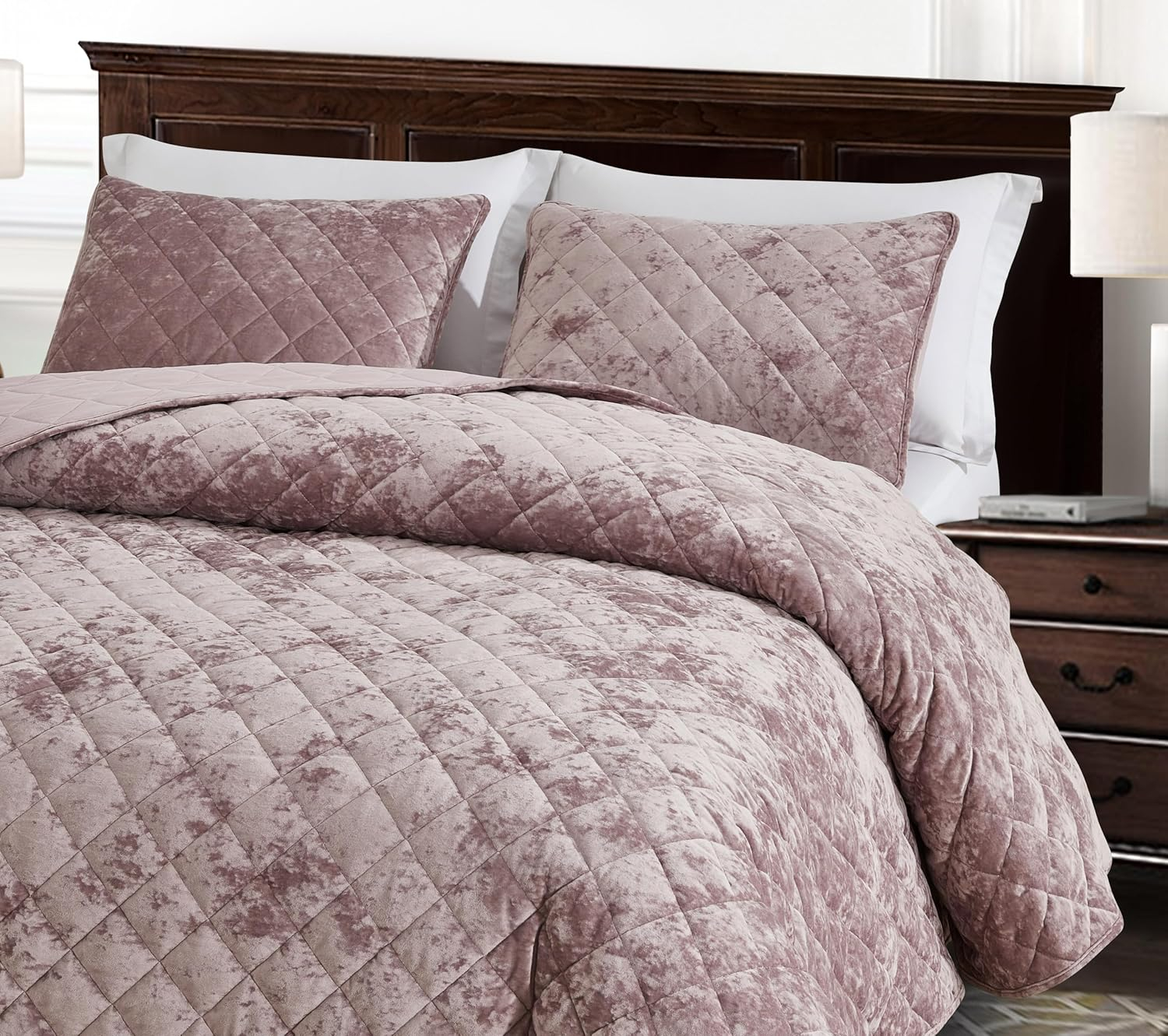 Luxurious Dusty Pink Velvet King Quilt Set with Reversible Microfiber