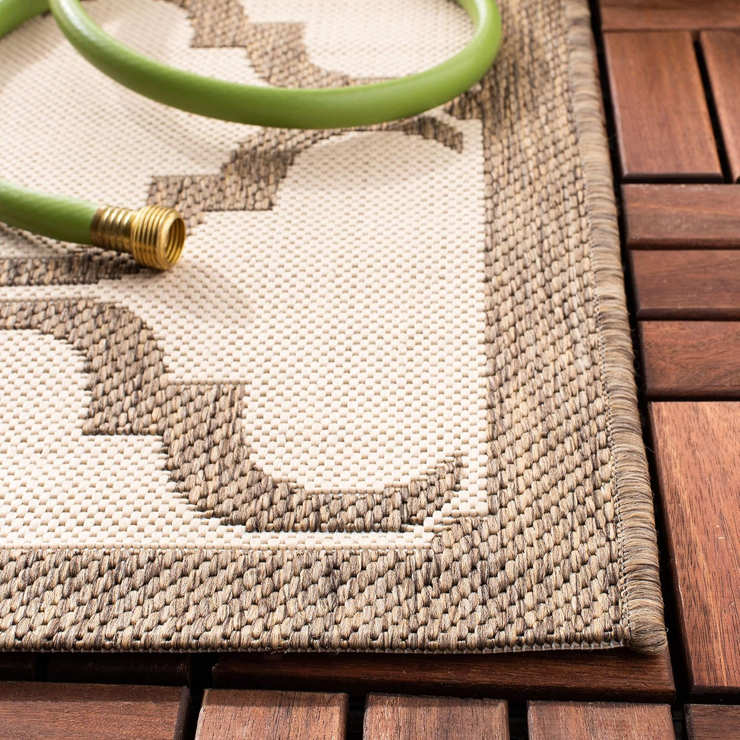 SAFAVIEH Courtyard Estelle Geometric Indoor/Outdoor Area Rug, 5'3" x 7'7", Beige/Aqua