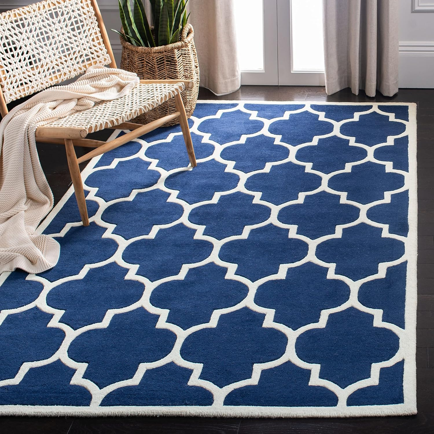 SAFAVIEH Chatham Gavin Geometric Wool Area Rug, Dark Blue/Ivory, 4' x 6'